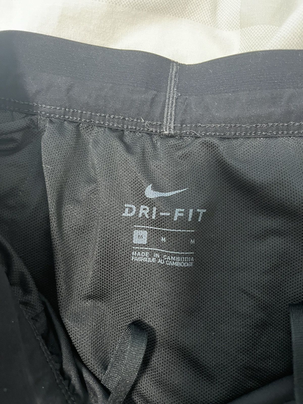 Nike Drifit Nike Shorts Size US 30 / EU 46 - 2 Thumbnail
