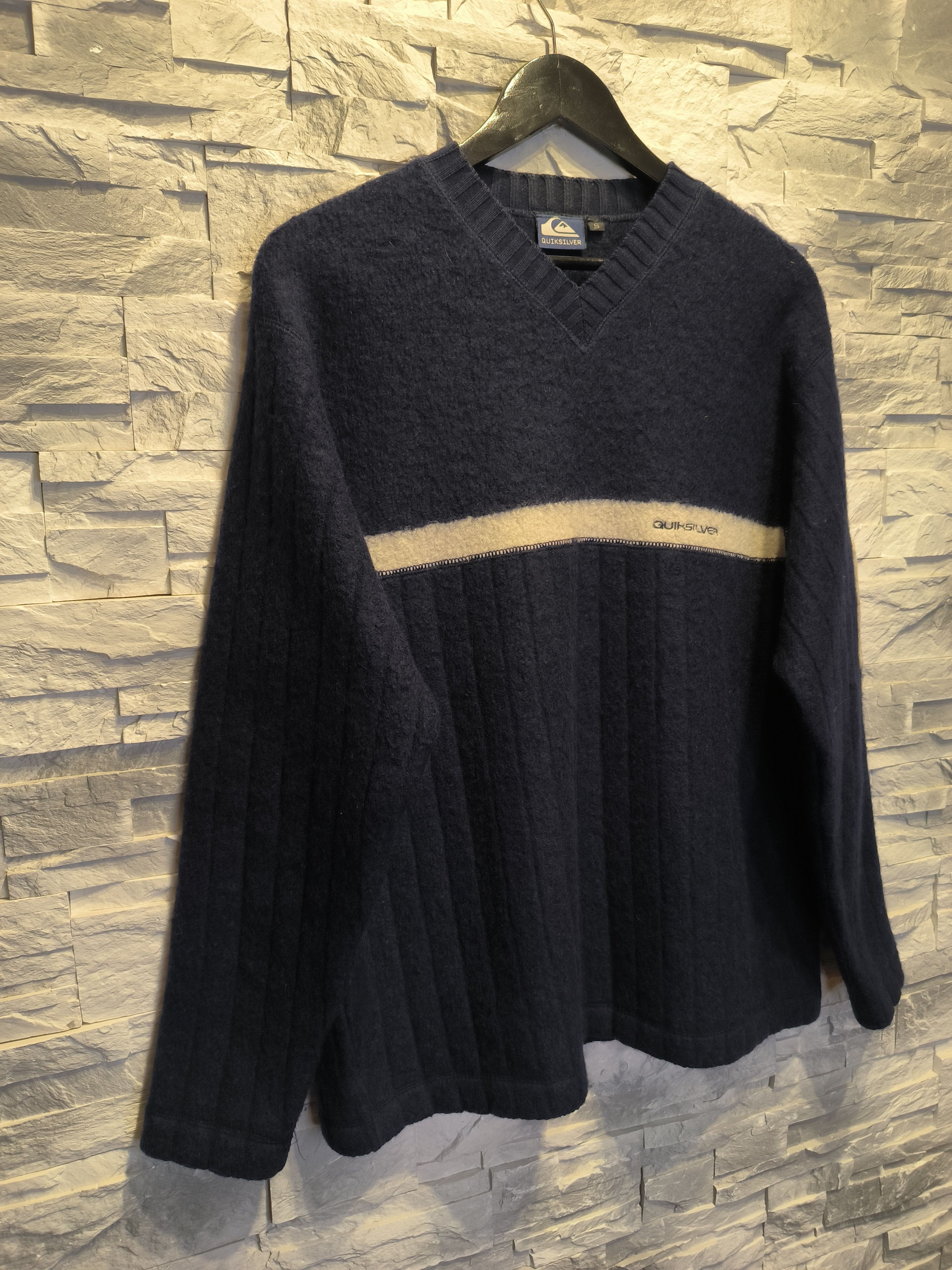 Quiksilver × Vintage Vintage Quiksilver Wool Knitwear Sweater V Neck Logo Size US S / EU 44-46 / 1 - 2 Thumbnail