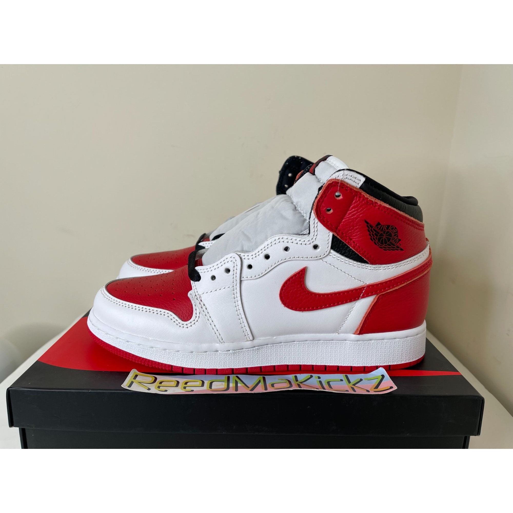 Jordan Brand Jordan 1 Retro High OG Heritage White Red GS 6Y Size US 6 / EU 39 - 1 Thumbnail
