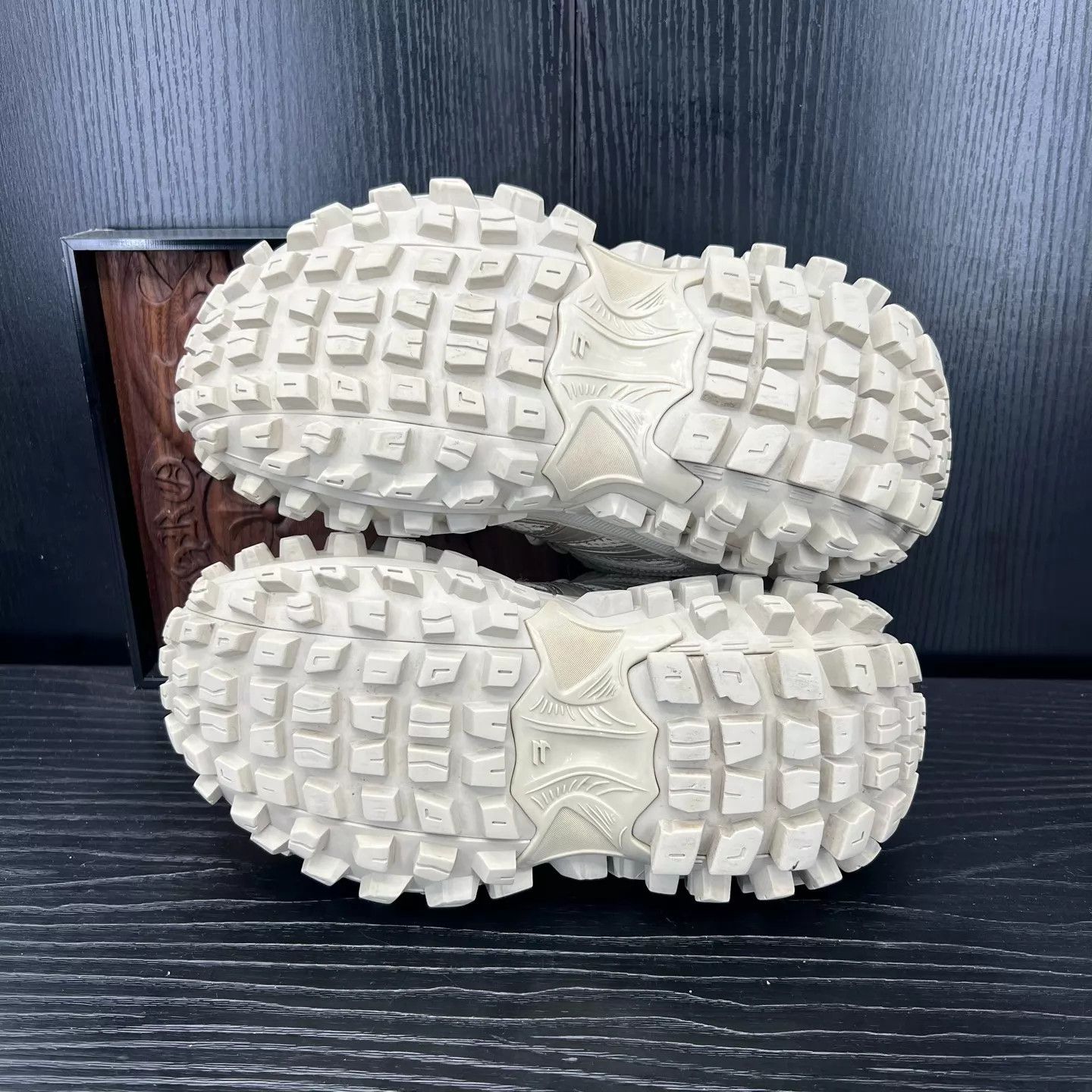 Balenciaga Balenciaga Tire Sneaker Light Brown 37 Original Box Size US 7 / IT 37 - 6 Thumbnail