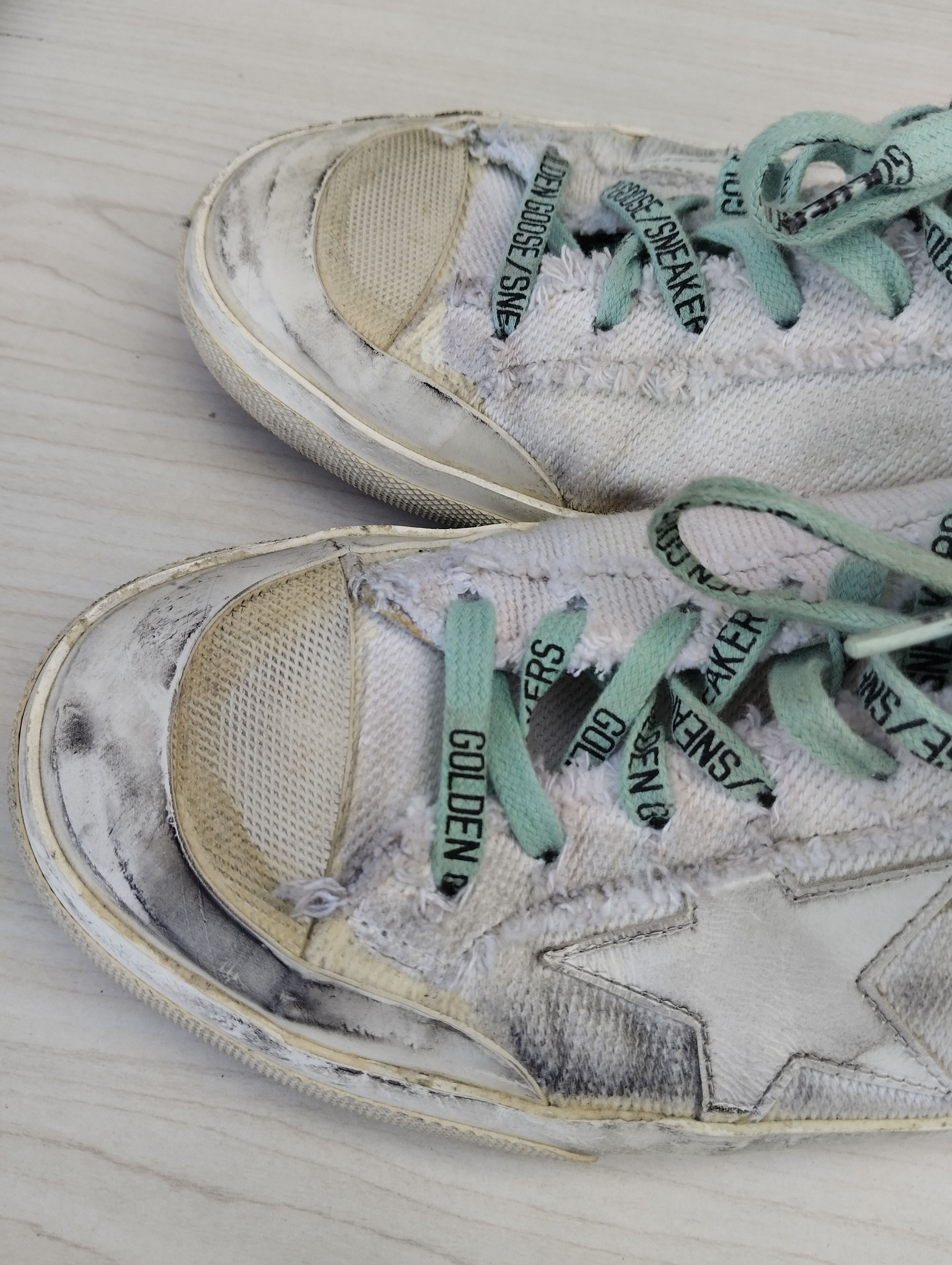 Golden Goose Golden Goose White Canvas Super Size US 9 / EU 42 - 9 Thumbnail