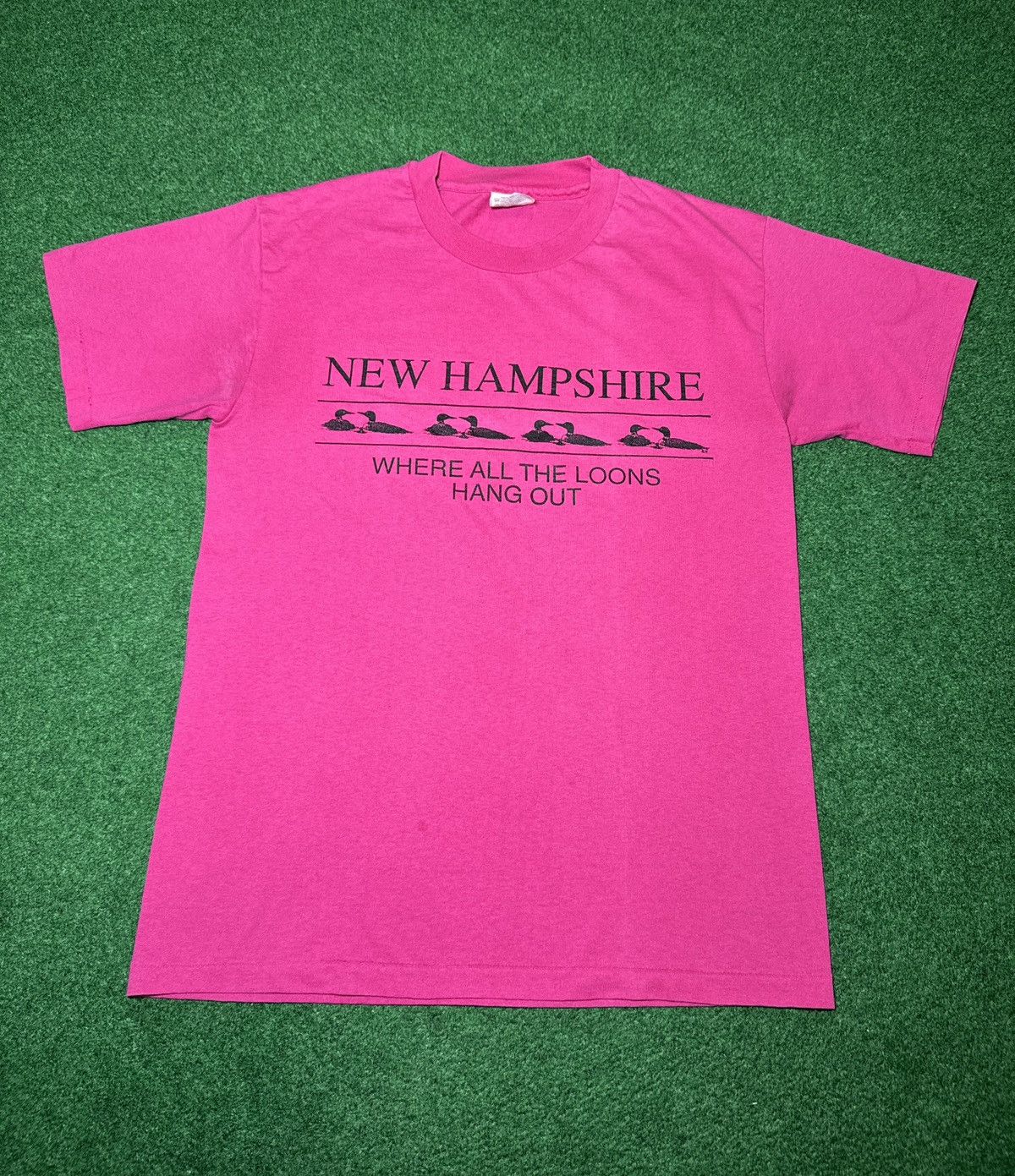 Vintage Vintage 90s New Hampshire Where The Loons Hangout T Shirt Size M / US 6-8 / IT 42-44 - 1 Thumbnail