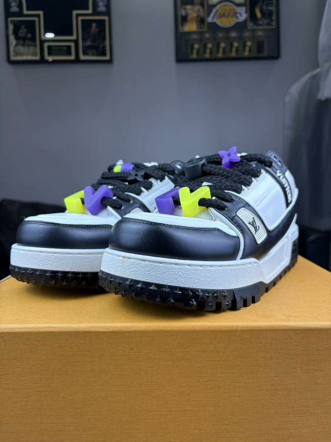 Louis Vuitton Louis Vuitton Training Black Lowtop Sneakers 7.5 Men Size US 7.5 / EU 40-41 - 1 Thumbnail