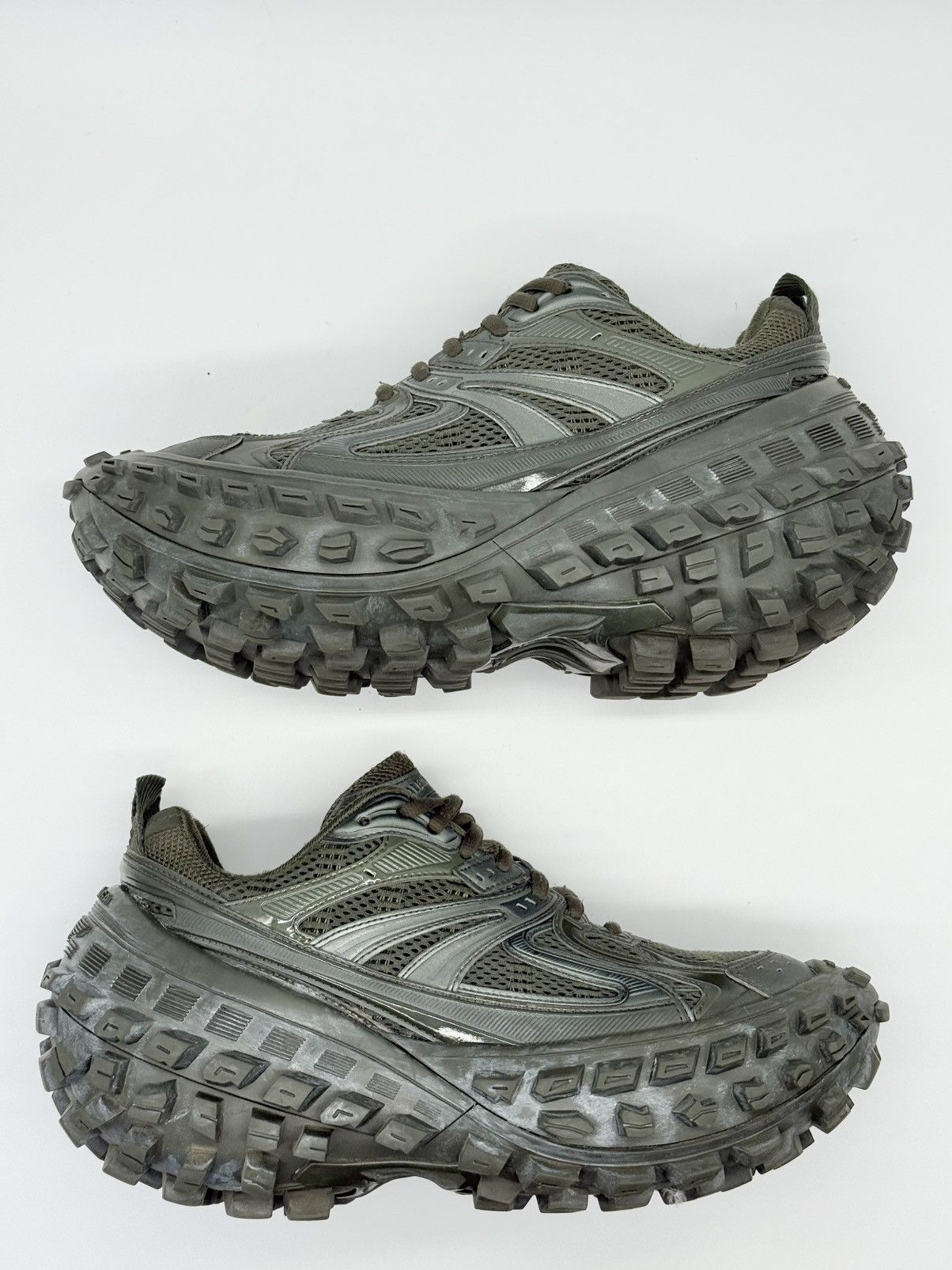 Balenciaga Size 8 - Balenciaga Defender Sneaker Dark Green Size US 8 / EU 41 - 2 Thumbnail