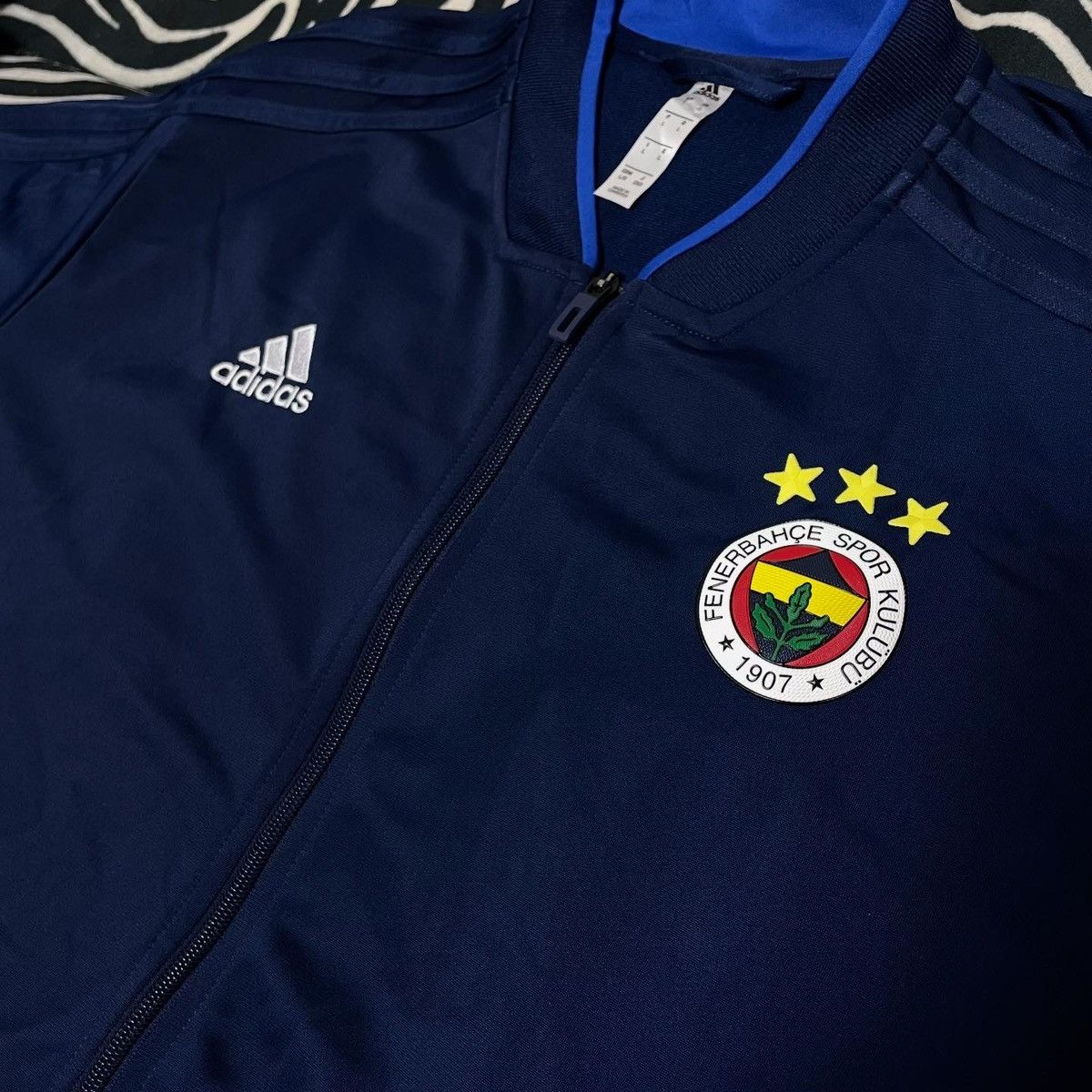 Adidas FENERBAHCE TURKEY 2018/2019 TRAINING FOOTBALL JACKET JERSEY Size US L / EU 52-54 / 3 - 3 Thumbnail