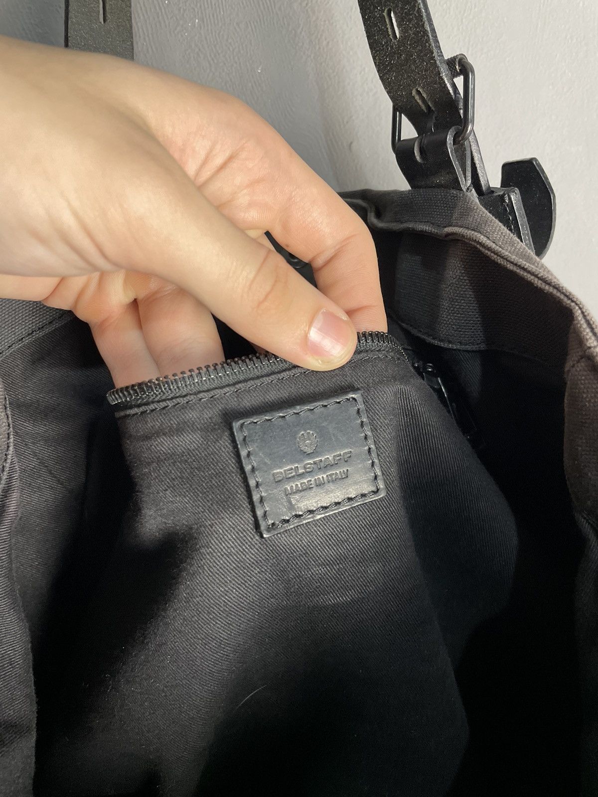 Belstaff Belstaff Faded vintage made in Italy canvas leather bag Size ONE SIZE - 10 Thumbnail