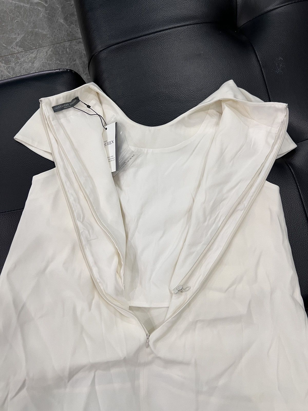 Alexander McQueen Alexander McQueen Asymmetric Ruffle Hem Top Size S / US 4 / IT 40 - 8 Thumbnail