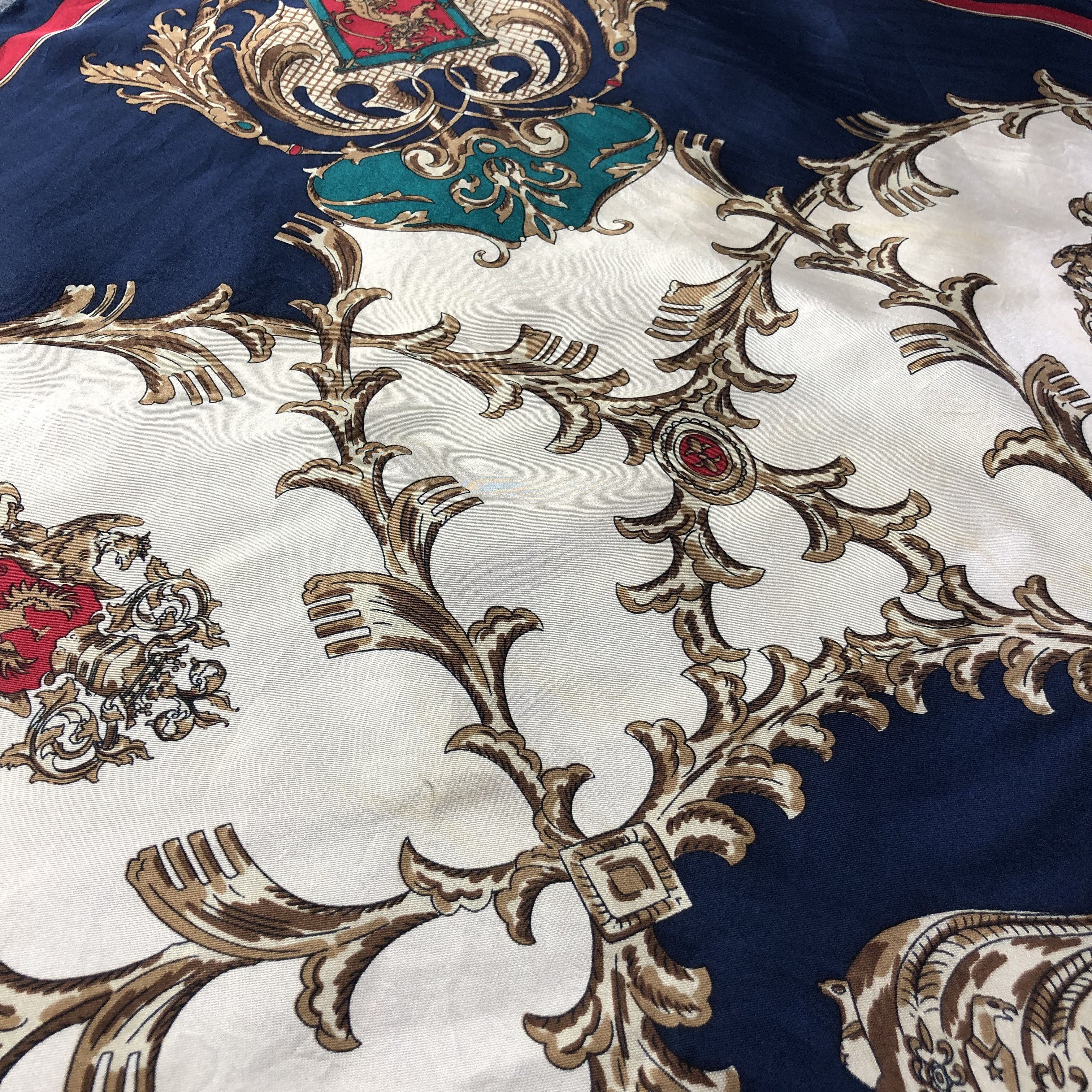 Vintage Vintage Luxury Crown Hand Rolled Silk Scarf M662 Size ONE SIZE - 6 Thumbnail