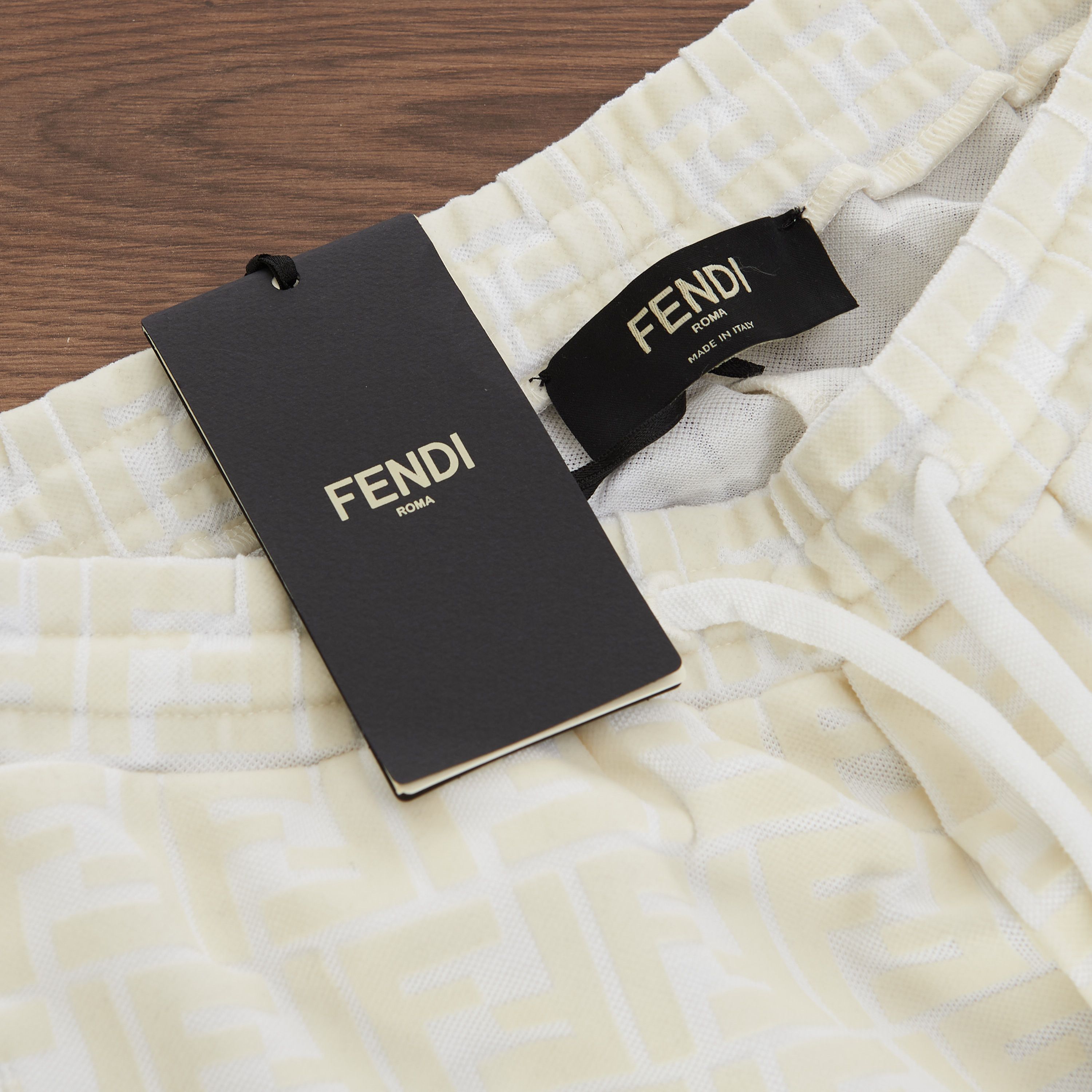 Fendi Jogging Bermuda Shorts In White Cotton With All-Over FF Logo Size US 32 / EU 48 - 9 Thumbnail