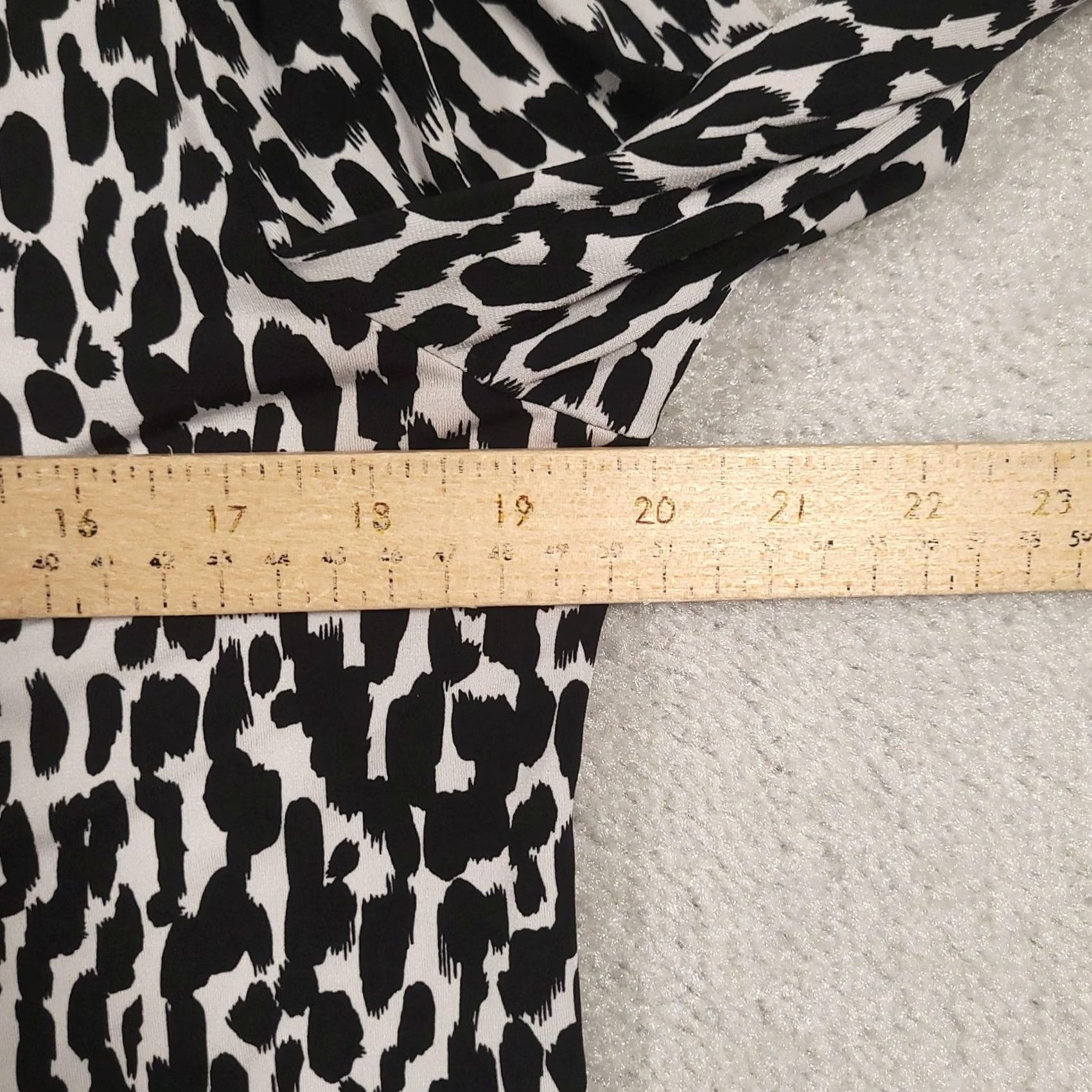 Calvin Klein Calvin Klein Shirt Womens Large Black White Leopard Print Long Sleeve Blouse Size L / US 10 / IT 46 - 5 Thumbnail