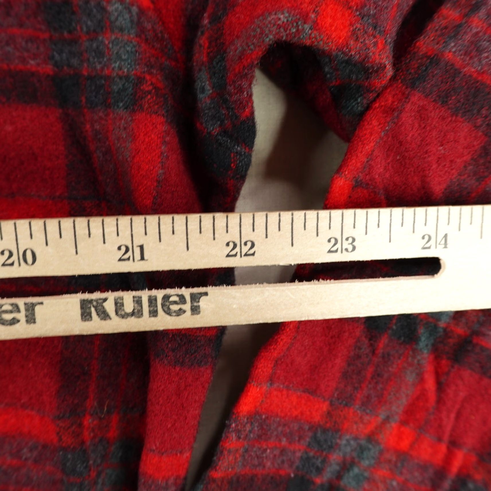 Pendleton VINTAGE Pendleton Shirt Mens XL Red Gray Wool Plaid Flannel Lodge Button Up 70s Size US XL / EU 56 / 4 - 6 Thumbnail