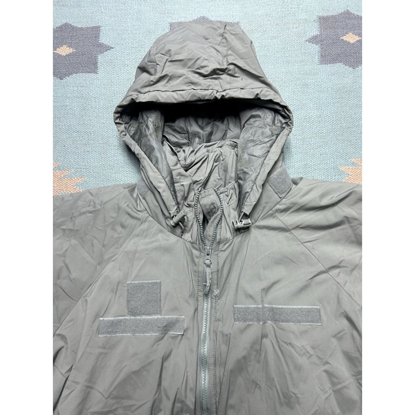 Layer 8 US Military Extreme Cold Weather Parka Gray Gen III ECWGS Layer 7 Men’s XL Jacket Parka Gray ECWGS Layer 7 Men’s XL Size US XL / EU 56 / 4 - 3 Thumbnail