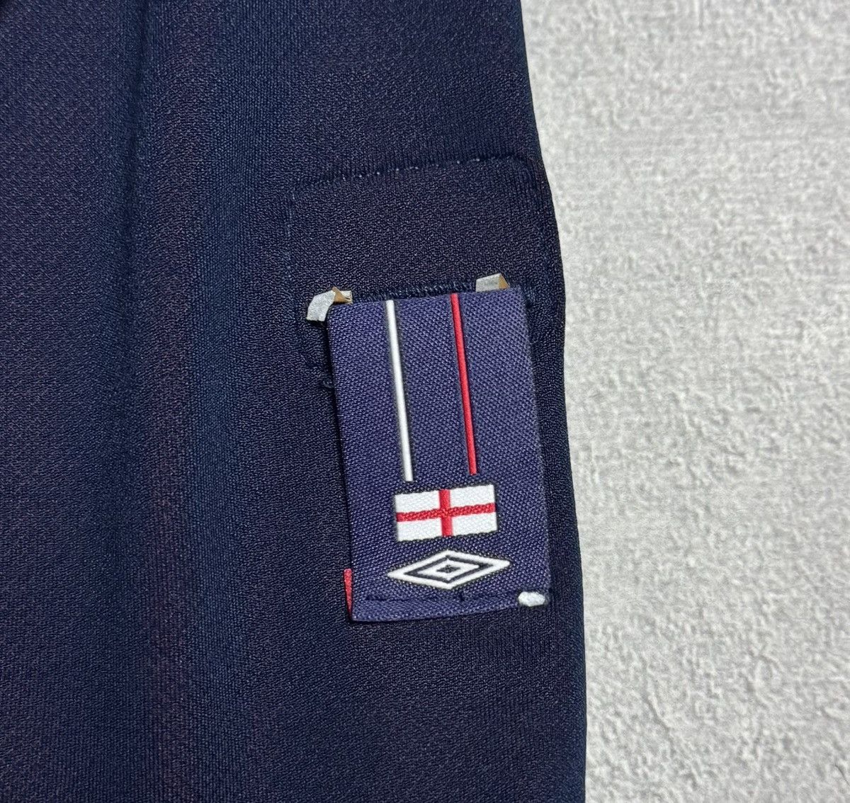 Umbro England 2002/04 Home Shirt Soccer Jersey Long Sleeve Umbro Size US L / EU 52-54 / 3 - 16 Thumbnail