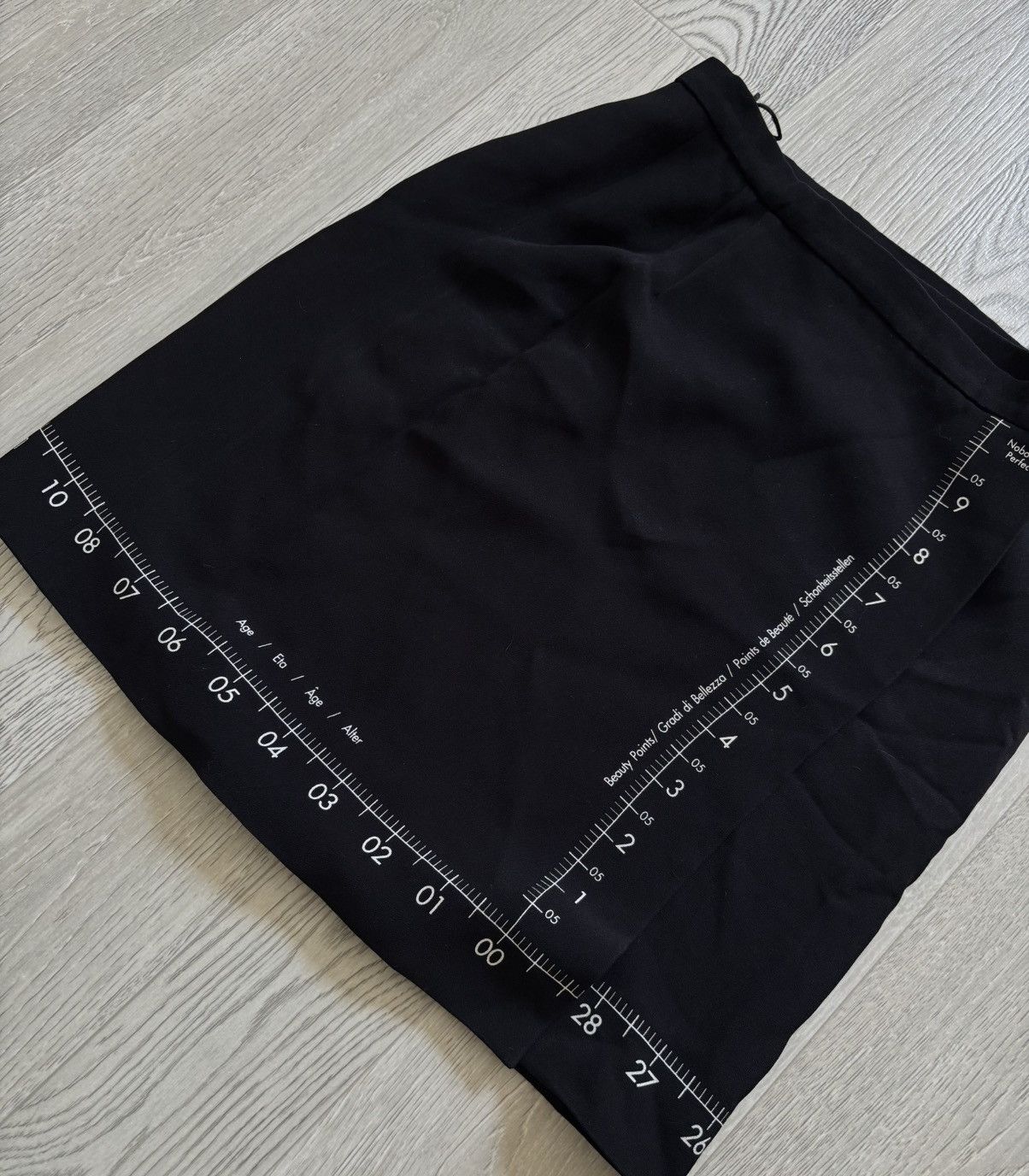 Moschino Moschino Cheap And Chic Mini Skirt Line Printed Size 34" / US 12 / IT 48 - 2 Thumbnail
