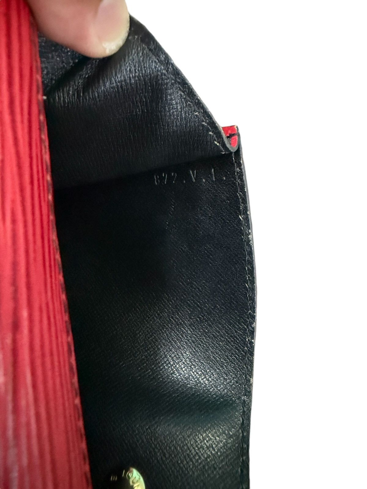 Louis Vuitton LOUIS VUITTON EPI CLUTCH BAG Size ONE SIZE - 11 Thumbnail