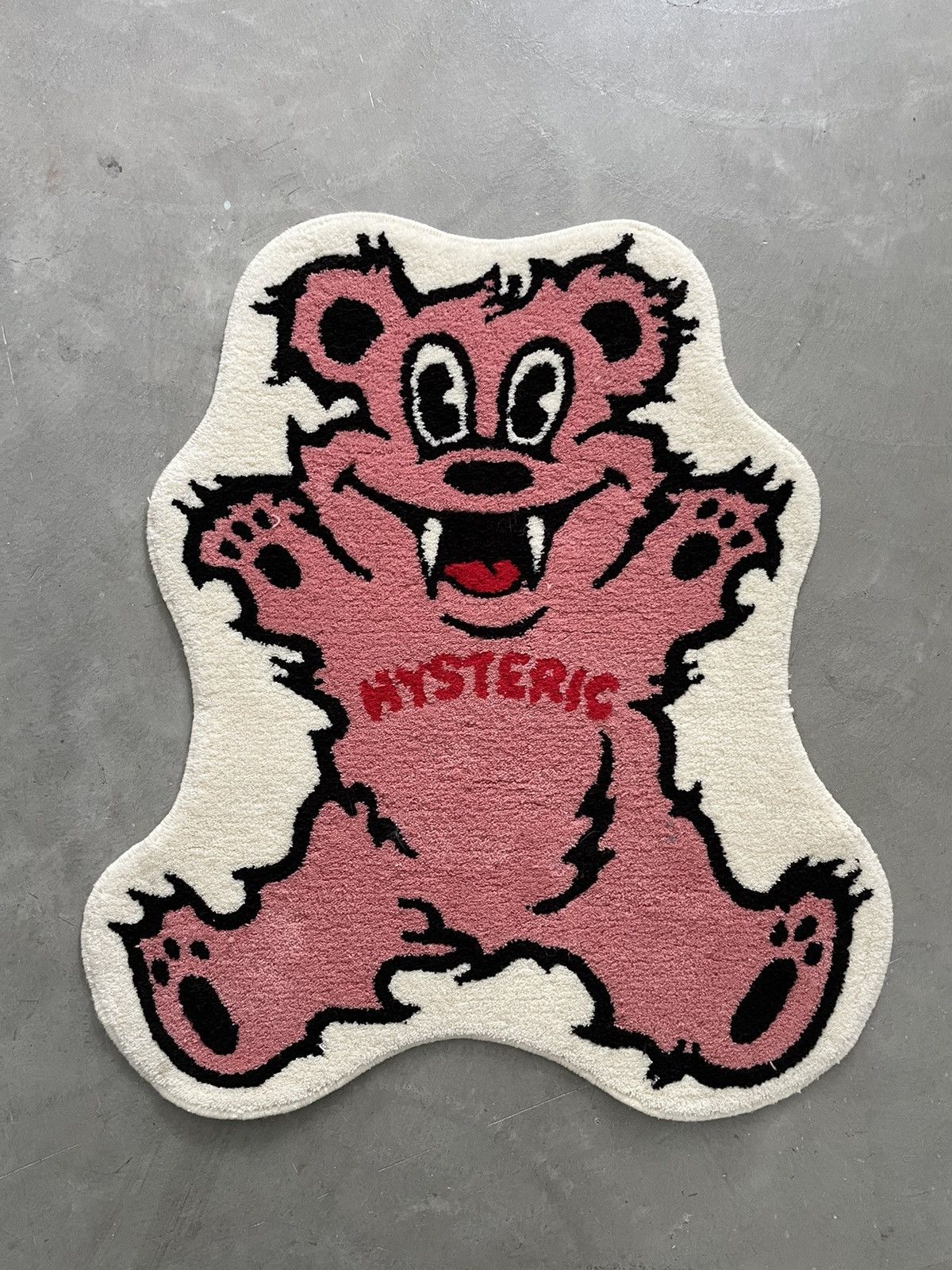 image of Hysteric Glamour Bear Rug in White, Men's