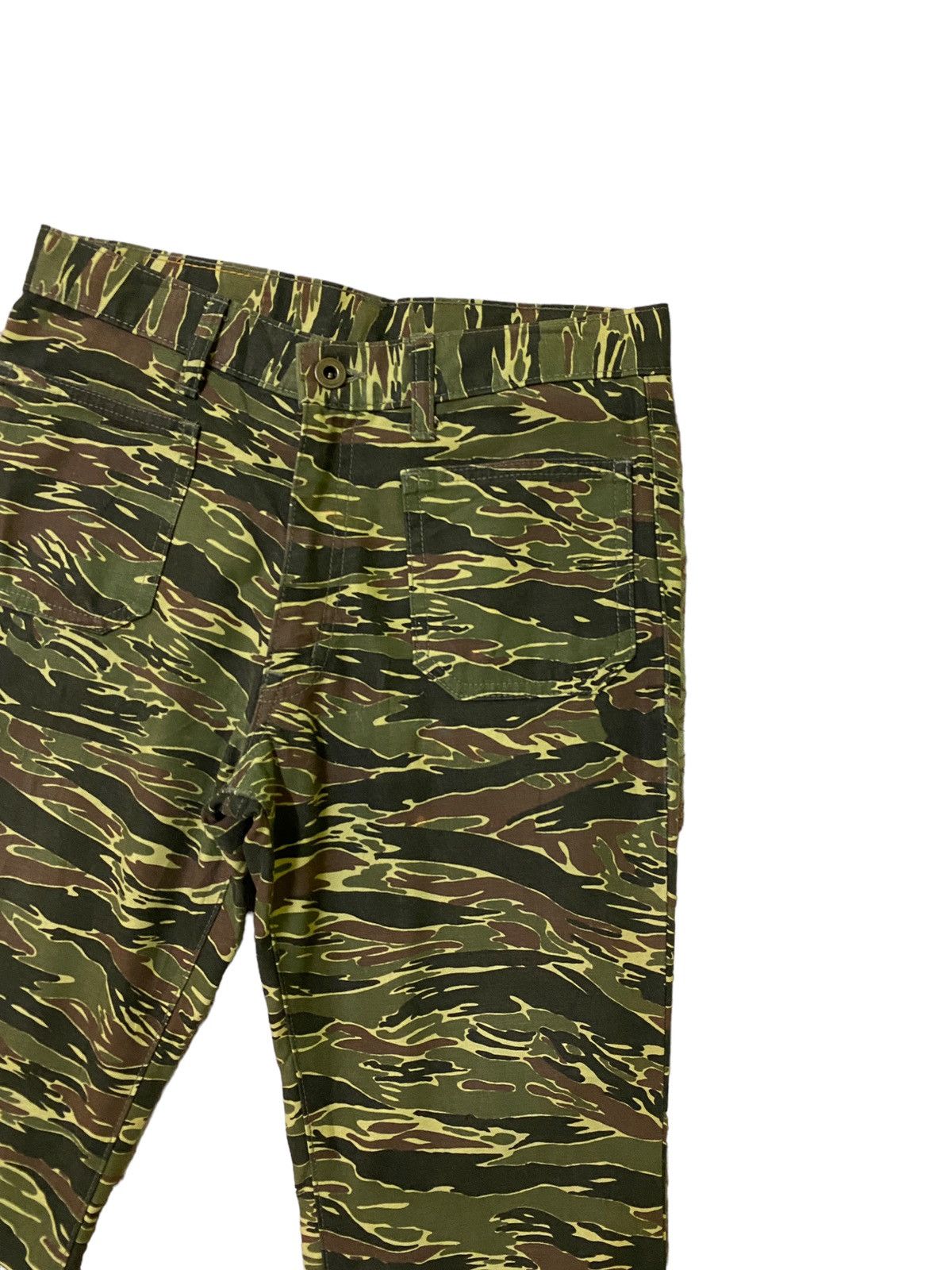 Japanese Brand × Vintage FLARED CAMOUFLAGE STYLE BELL BOTTOM BOOTCUT DENIM JEANS Size US 26 / EU 42 - 5 Thumbnail