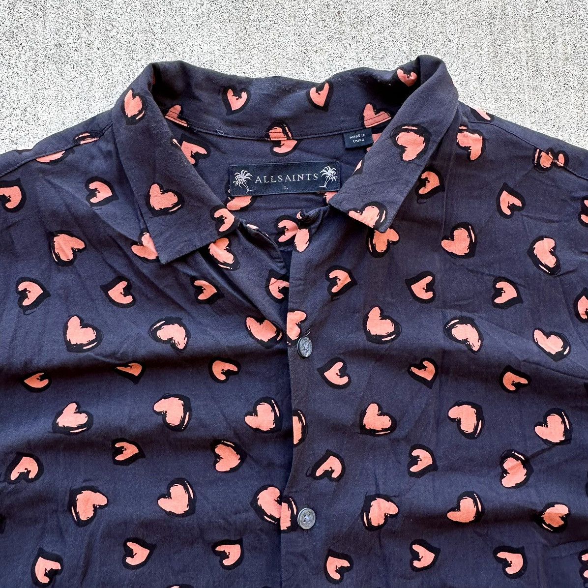 Allsaints Allsaints Viscose Camp Shirt Men Size Large Hearts AOP Size US L / EU 52-54 / 3 - 2 Thumbnail