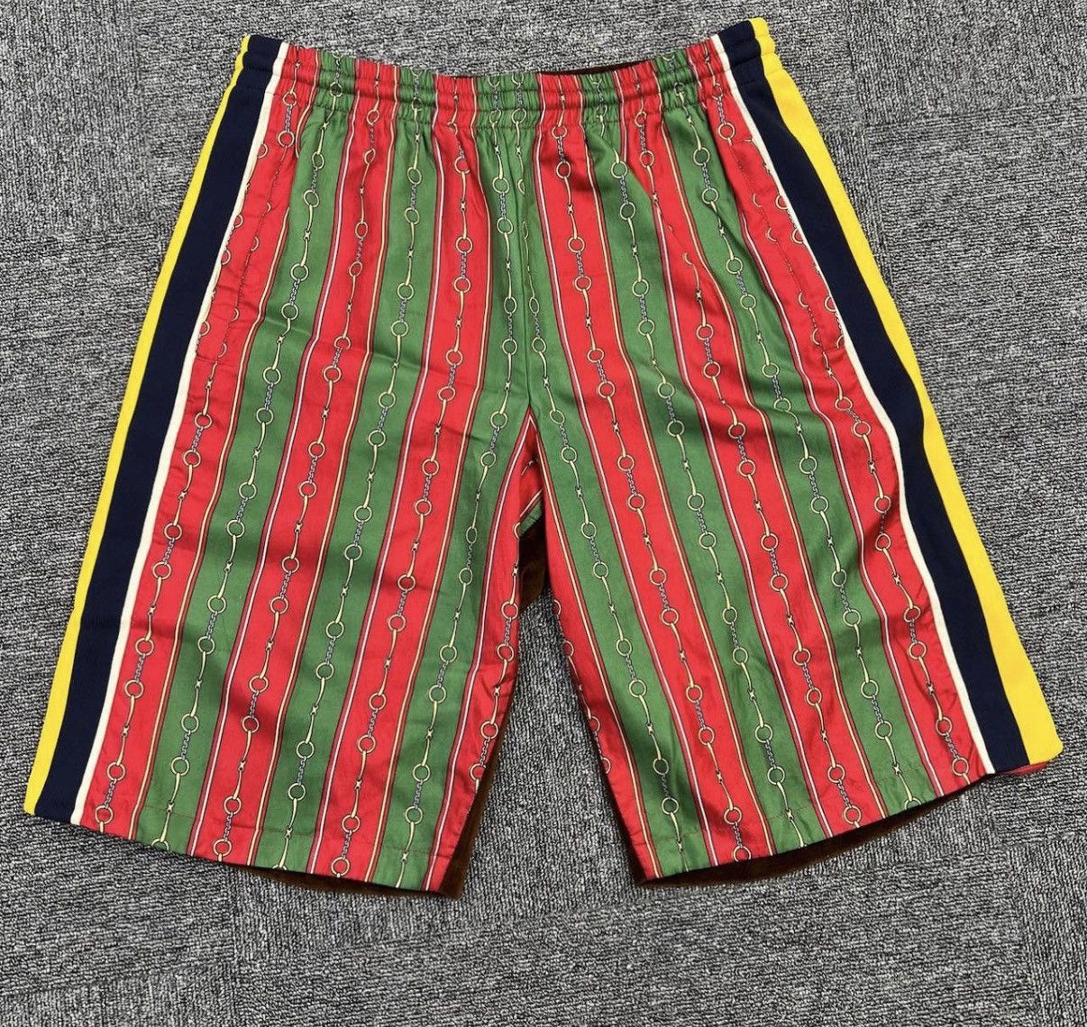 Gucci Red Striped Chain Pattern Shorts Size 32 Size US 32 / EU 48 - 1 Thumbnail