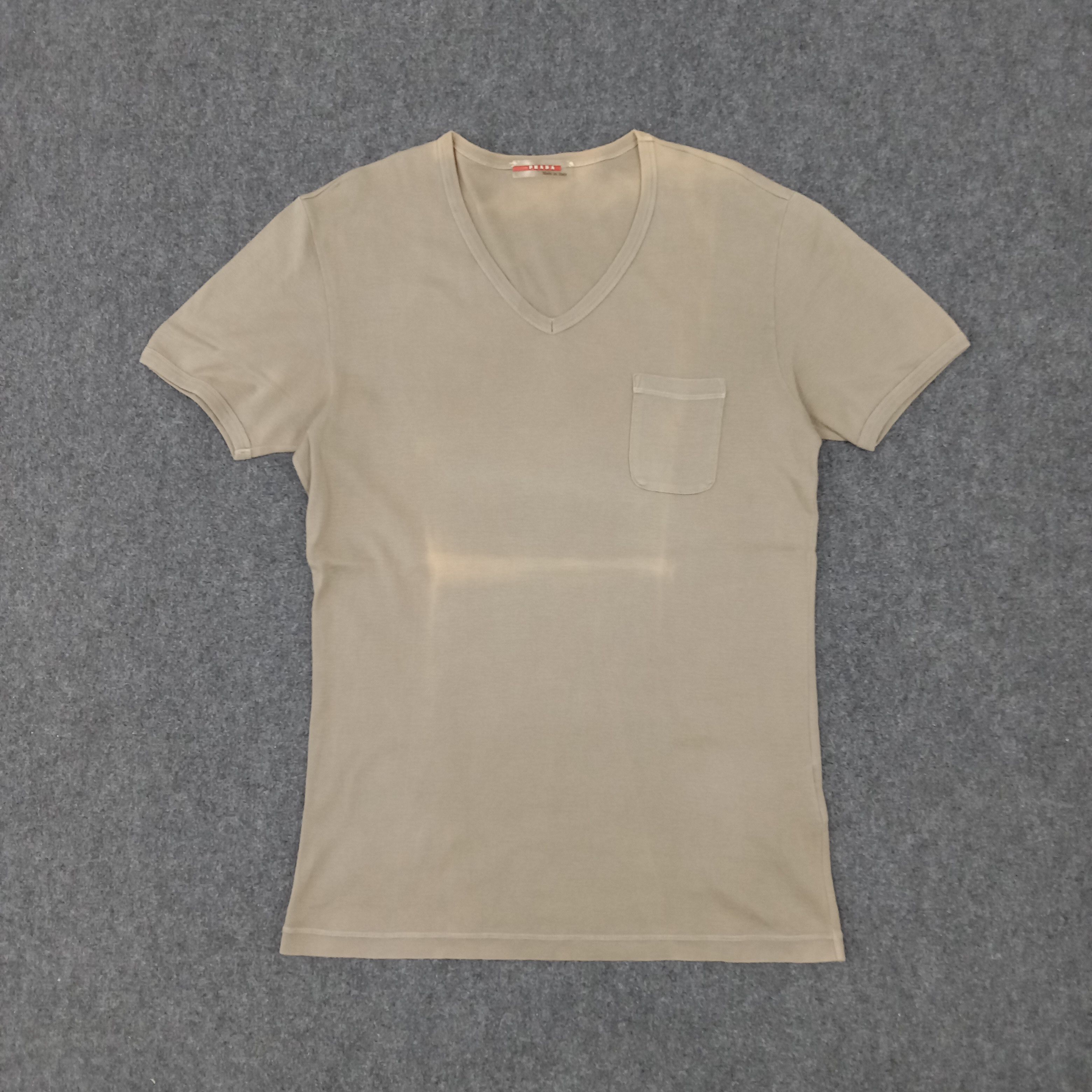 Prada Prada Plain Italian Designer V Neck Tshirt Size US S / EU 44-46 / 1 - 1 Thumbnail