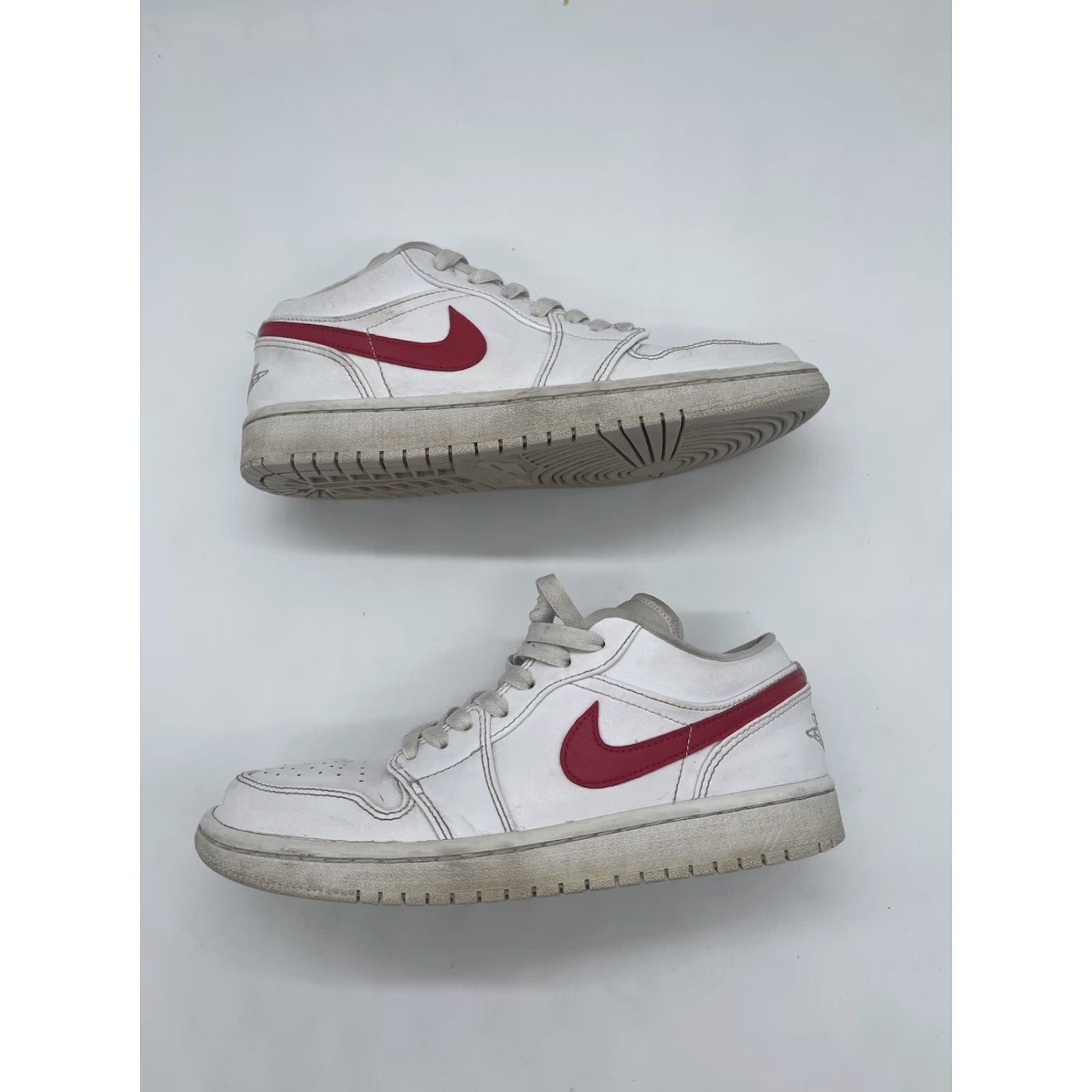 Jordan Brand Nike Air Jordan 1 Low University Red Sneakers Womens Size 8 Low Top Retro 90s Size M / US 6-8 / IT 42-44 - 3 Thumbnail