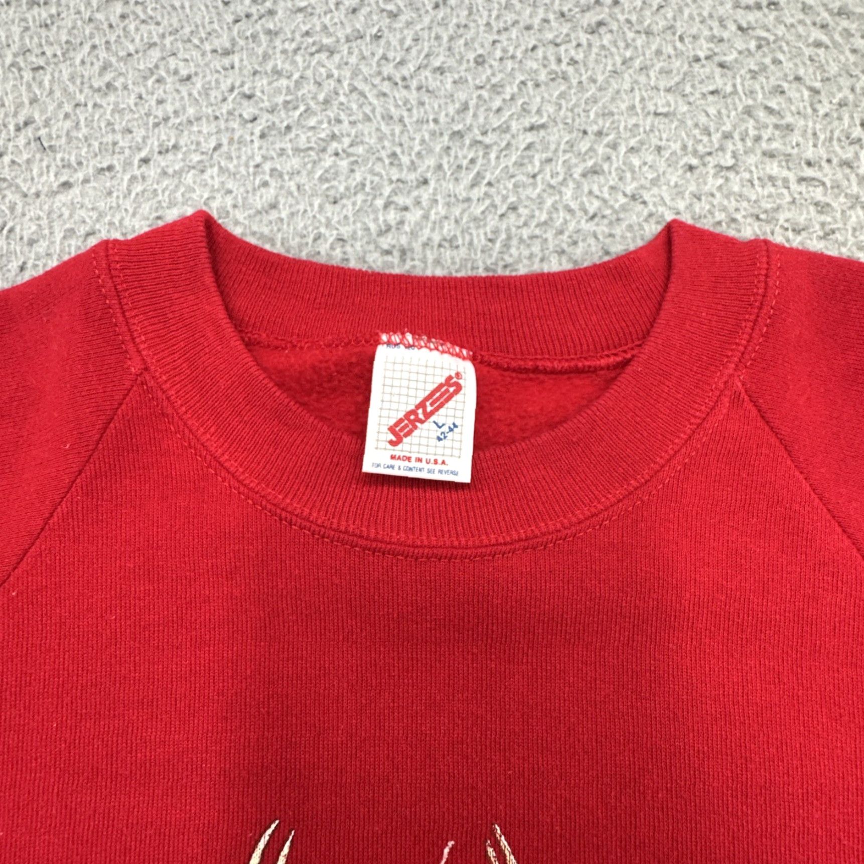 Jerzees VINTAGE Jerzees Sweatshirt Crew Neck L White Tail Deer Graphic Print 90s Men’s Size US L / EU 52-54 / 3 - 4 Thumbnail