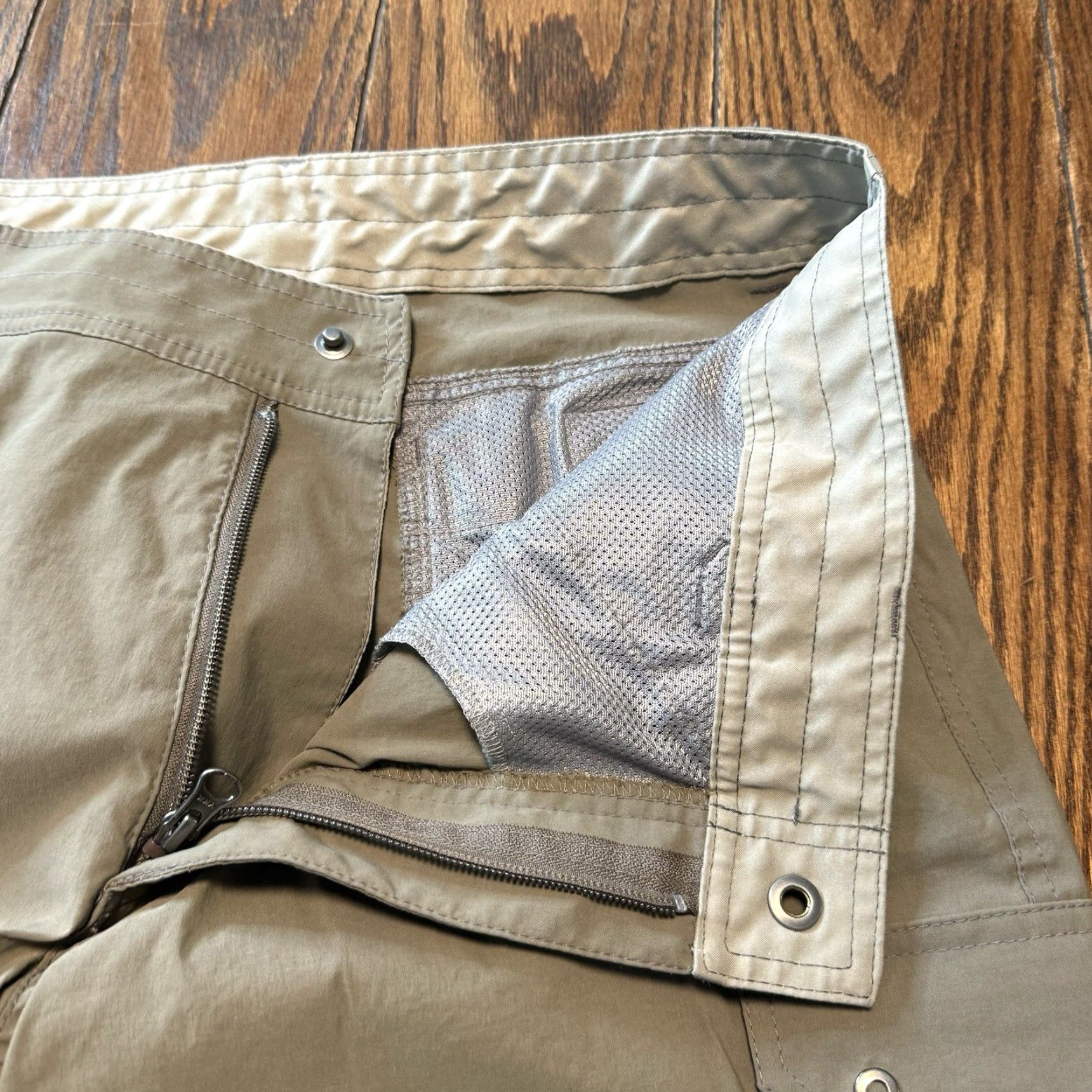 Vintage Kuhl Shorts Mens 36 Beige Hiking Cargo Outdoor Nylon Stretch 12” Inseam Size US 36 / EU 52 - 3 Thumbnail