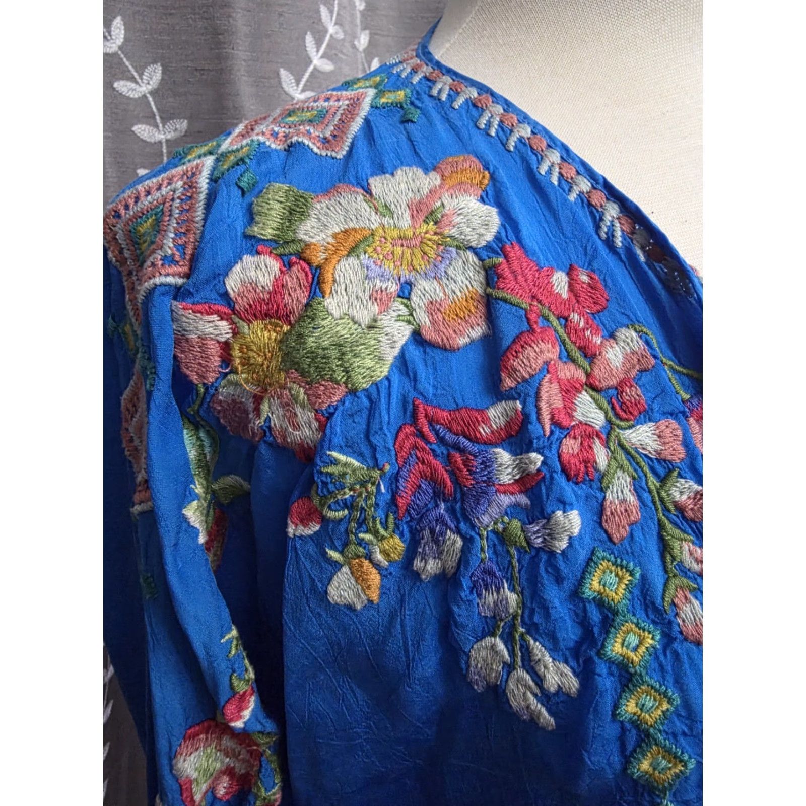 Johnny Was VINTAGE Johnny Was Vanessa Georgette Embroidered Tunic Top Blue Bohemian Medium Blouse Womens Size M / US 6-8 / IT 42-44 - 2 Thumbnail