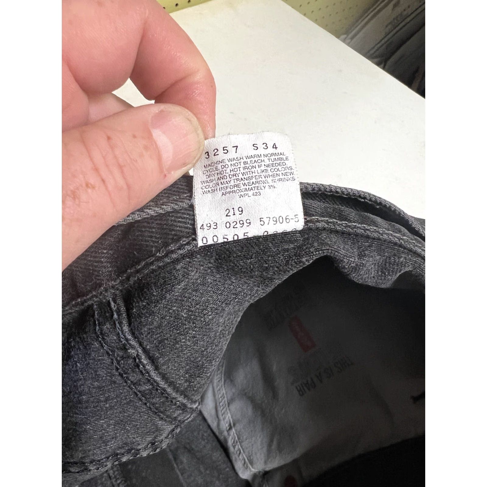 Levi's VINTAGE Levi's 505 Jeans Men Regular 38x32 Black Straight Denim Pants 90s USA 90s Hipster Comfortable Pockets Belt Loops Size US 38 / EU 54 - 3 Thumbnail