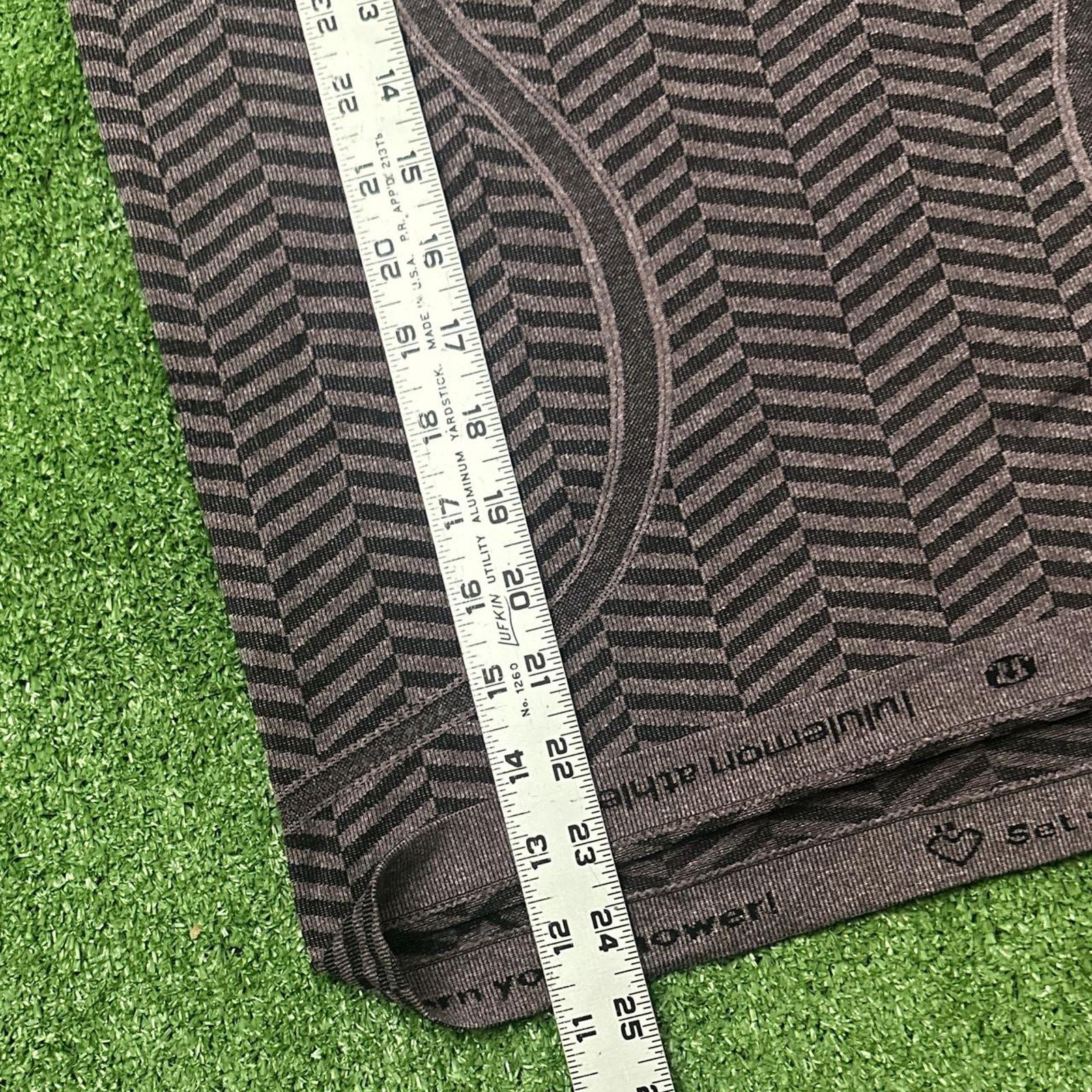 Lululemon Lululemon Black Cherry Chevron Stripe Racerback Tank Top Size S / US 4 / IT 40 - 4 Thumbnail