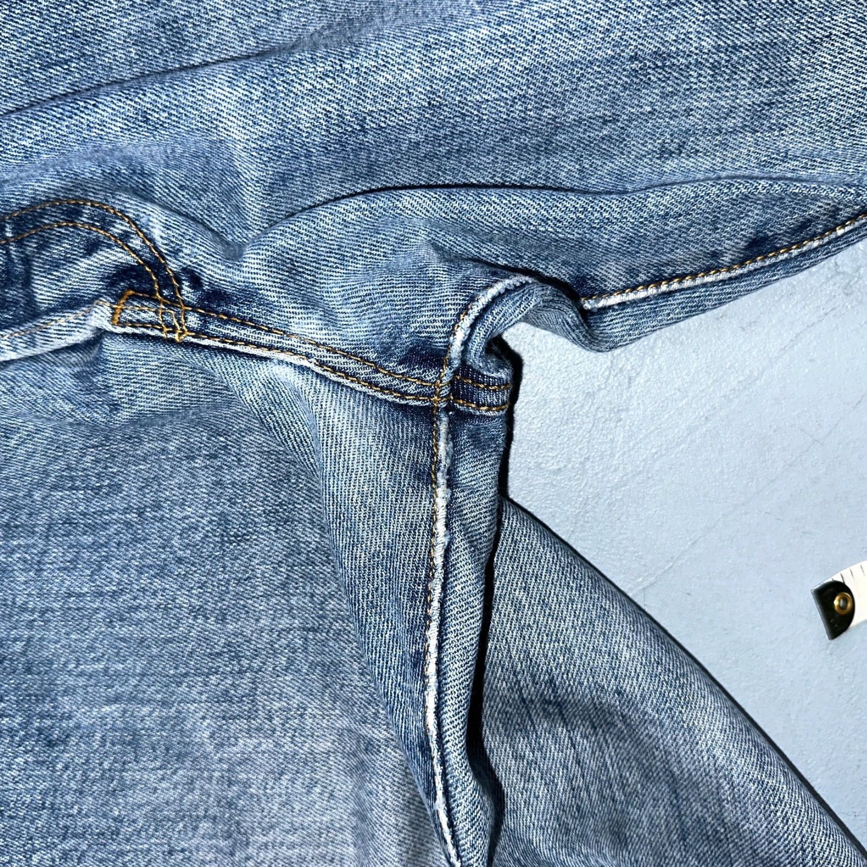 Levi's Levi's 501 Jeans Vintage 90s Straight Blue Denim Regular Mens 42 Light Wash 30 Inseam 38x32 ACT 38x32 Maison? (Wait) Size US 42 / EU 58 - 6 Thumbnail