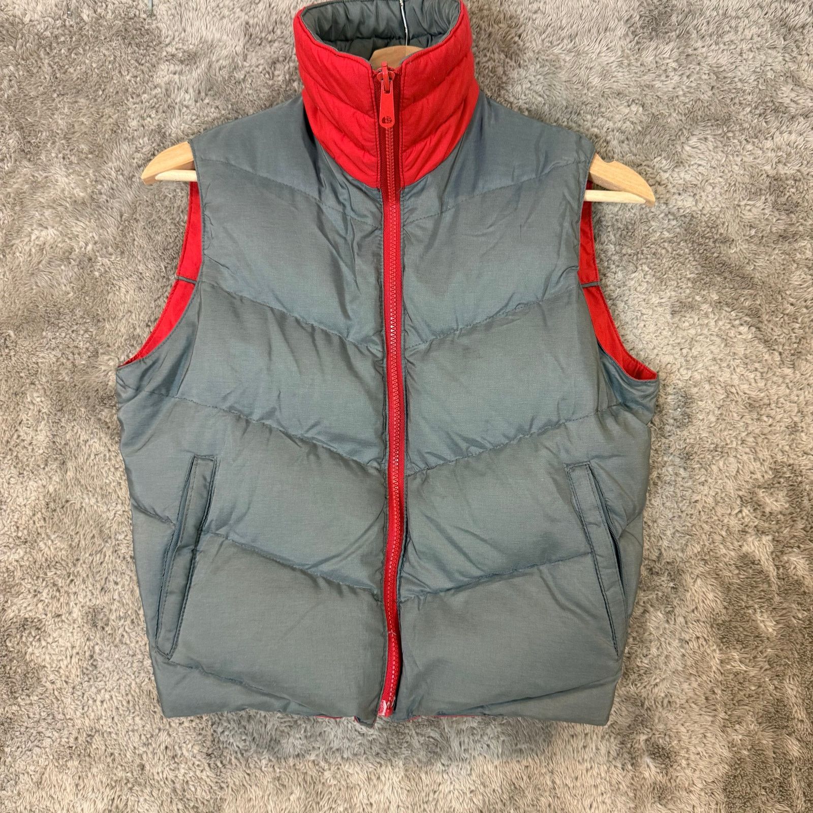 L.L. Bean Vintage LL Bean Red Gray Reversible Nylon Down Puffer Vest S Size S / US 4 / IT 40 - 4 Thumbnail