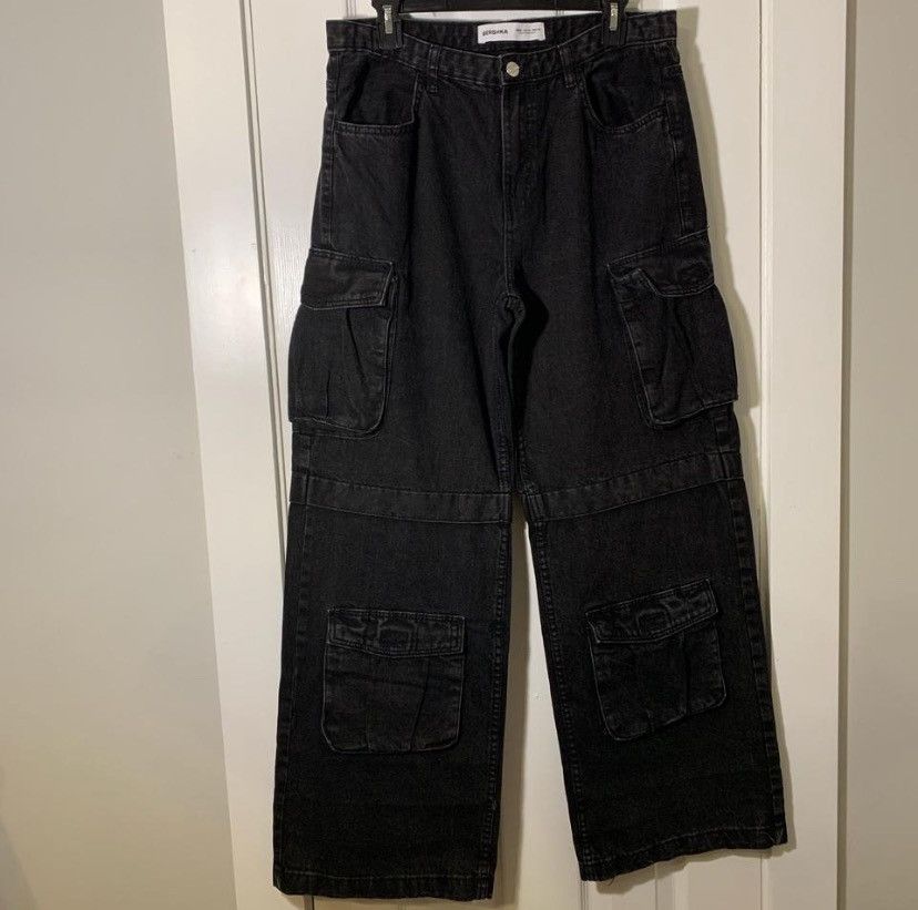 Bershka Black Cargo Pants Size 30" / US 8 / IT 44 - 1 Thumbnail