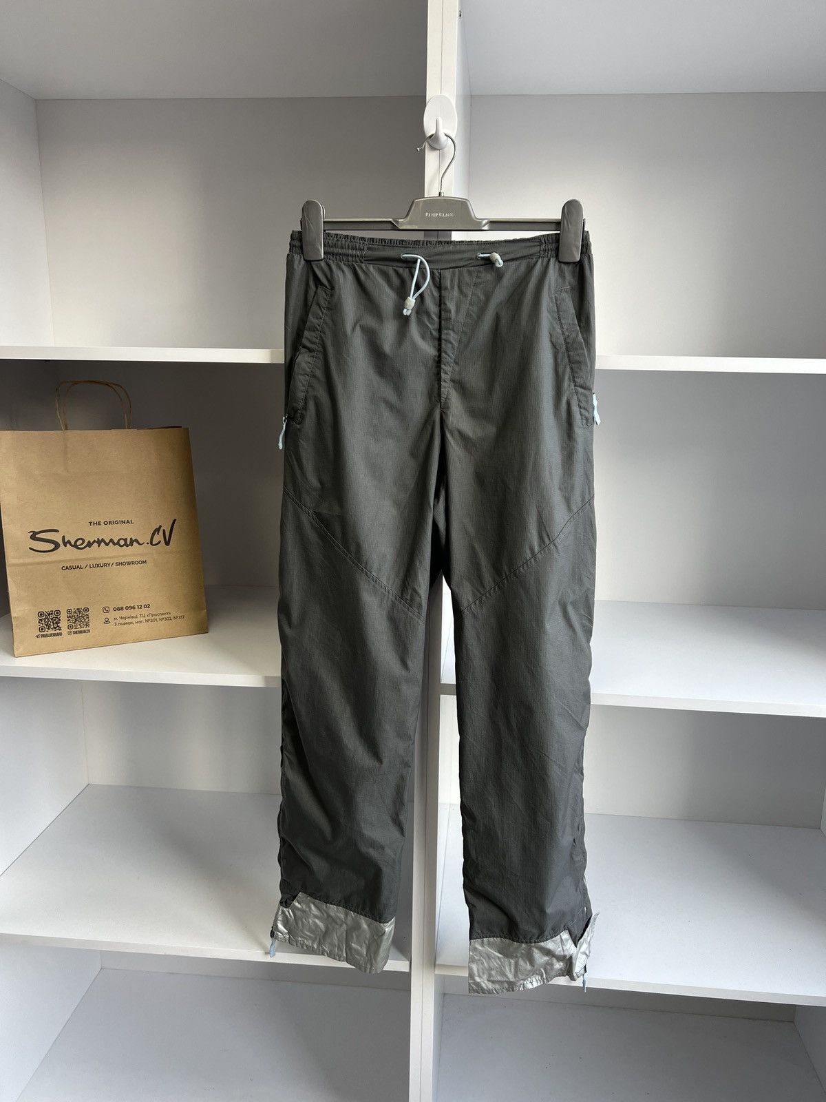Vintage Nike Nylon Y2K Gray Pants