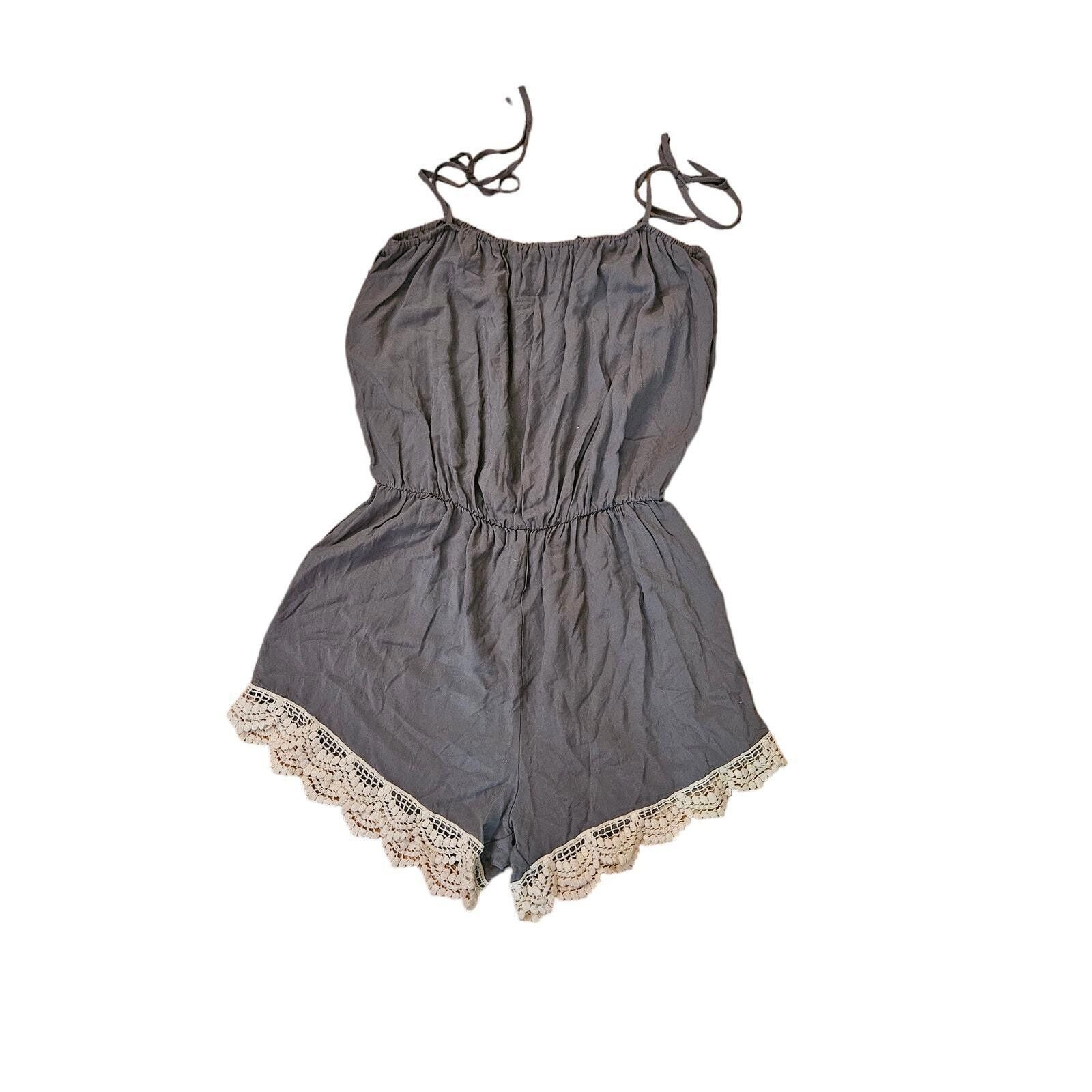 Designer Wet Seal Spaghetti Strap Romper Lace Trim Gray Size Large Size 36" / US 14 / IT 50 - 1 Preview
