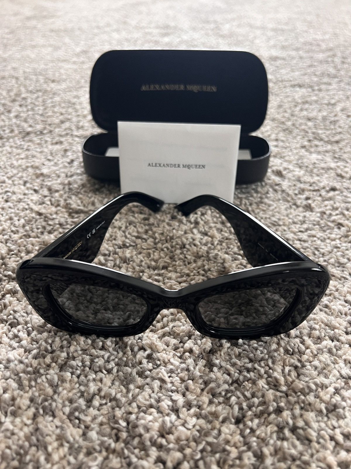 Women's Bold Cat-Eye Sunglasses in Black