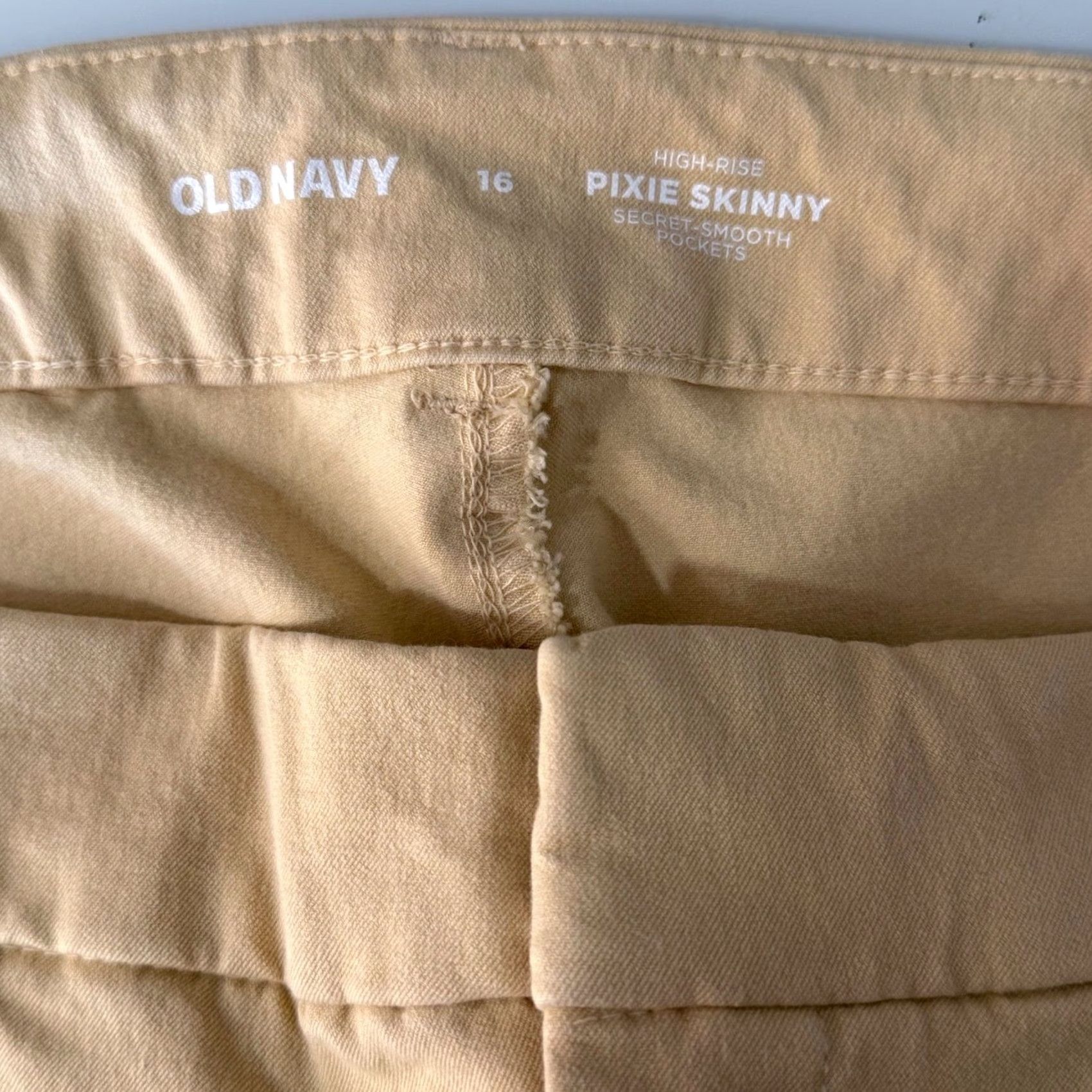 Old Navy Old Navy Pixie Skinny Ankle Pants High Rise 24.5in Inseam Beige Khaki 16W Plus Slim Pockets Work Casual Business Women Mens? Size 38" / US 16 / IT 52 - 5 Thumbnail