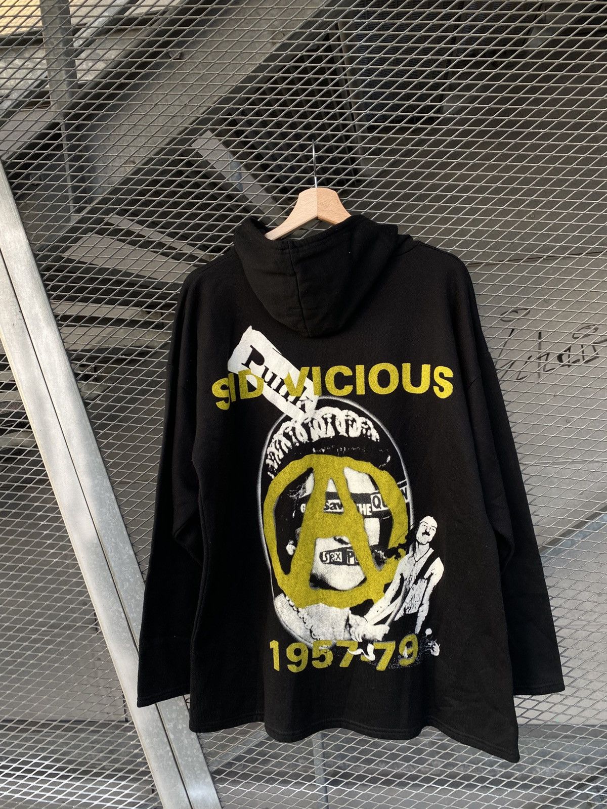 Band Tees Vintage Sex Pistols Sid Vicious Overprinted Hoodie Size US XL / EU 56 / 4 - 9 Thumbnail