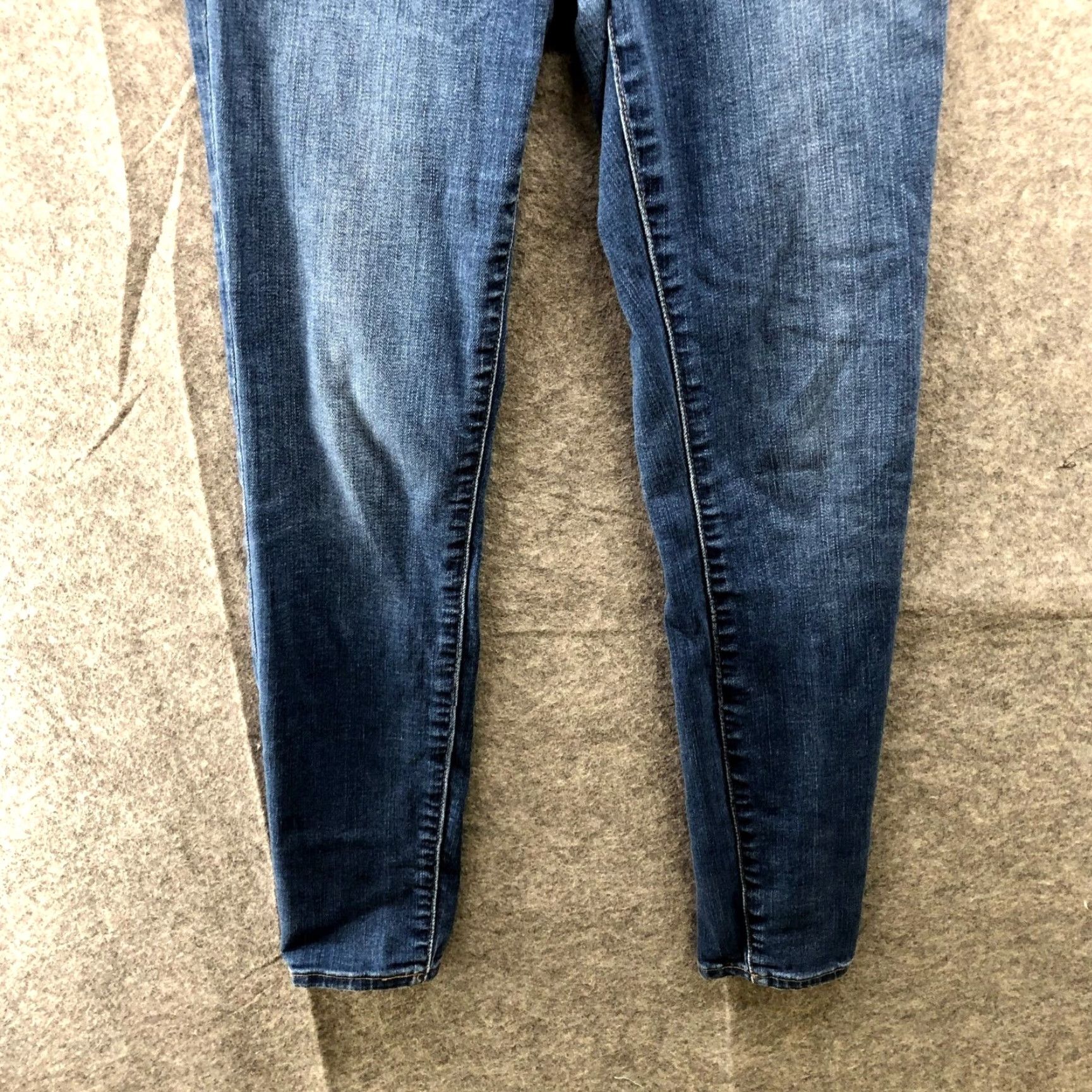Madewell Madewell Roadtripper Jeans Womens 26 Blue Skinny Mid Rise Medium Wash Skinny Denim Jeans Slim Fit 5-Pocket Stretch Womens Regular Tailored N/A Size 26" / US 2 / IT 38 - 4 Thumbnail