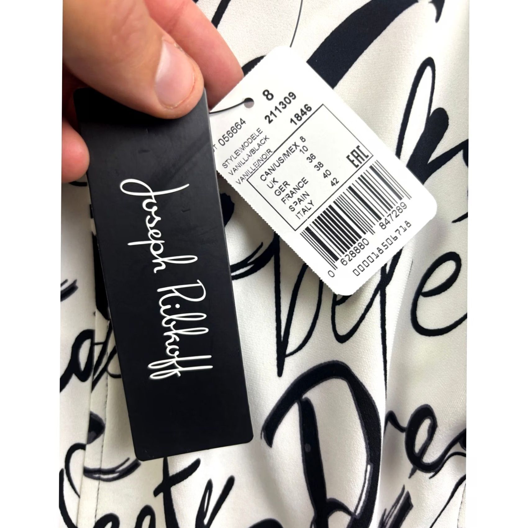 Joseph Ribkoff Joseph Ribkoff Graffiti Sheath Dress Womens 8 White Black Script Print Red Zip Size M / US 6-8 / IT 42-44 - 3 Thumbnail
