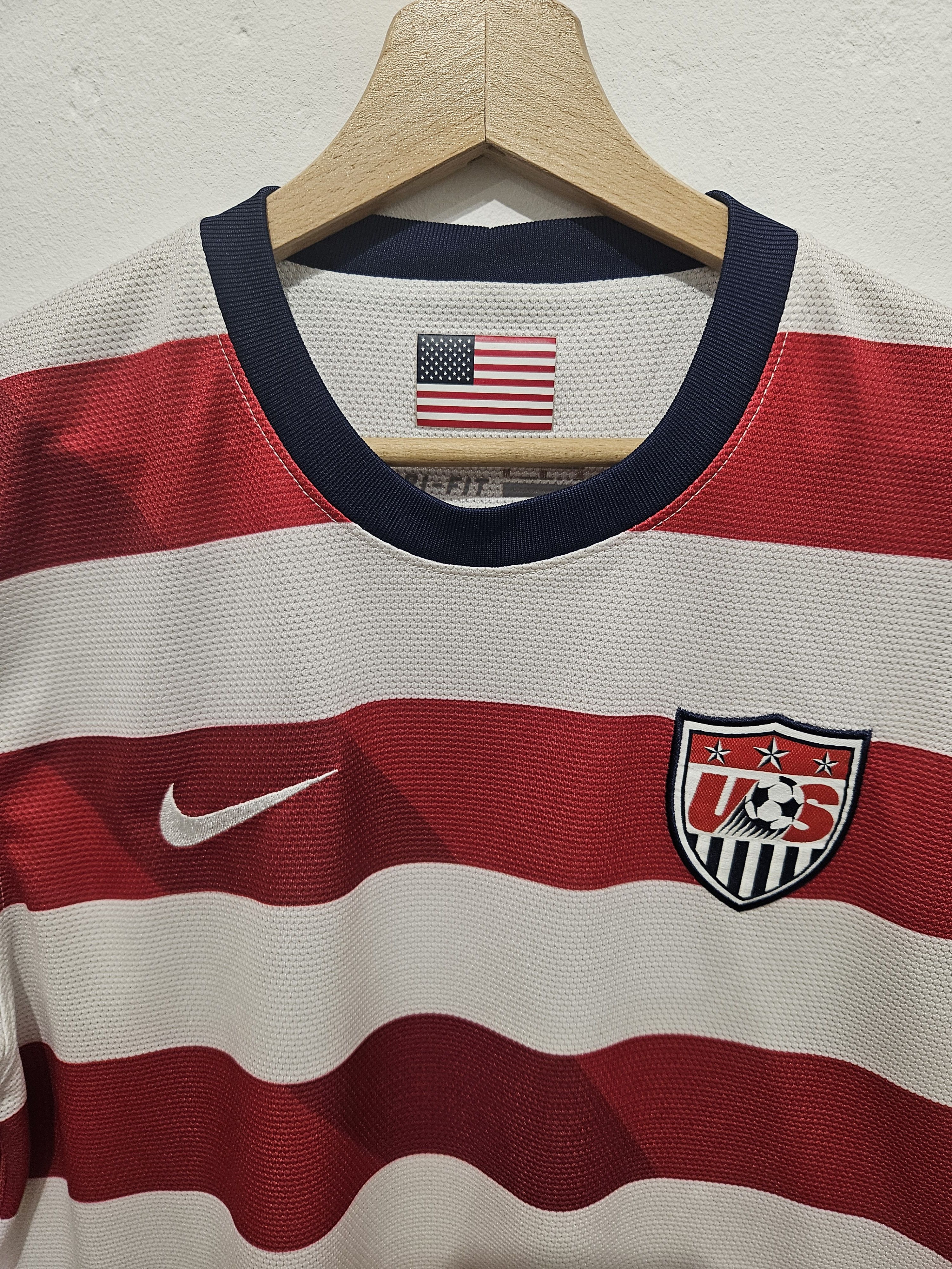 Nike Share NIKE USA 2012 2014 WALDO SIZE M JERSEY SHIRT Size US M / EU 48-50 / 2 - 2 Thumbnail