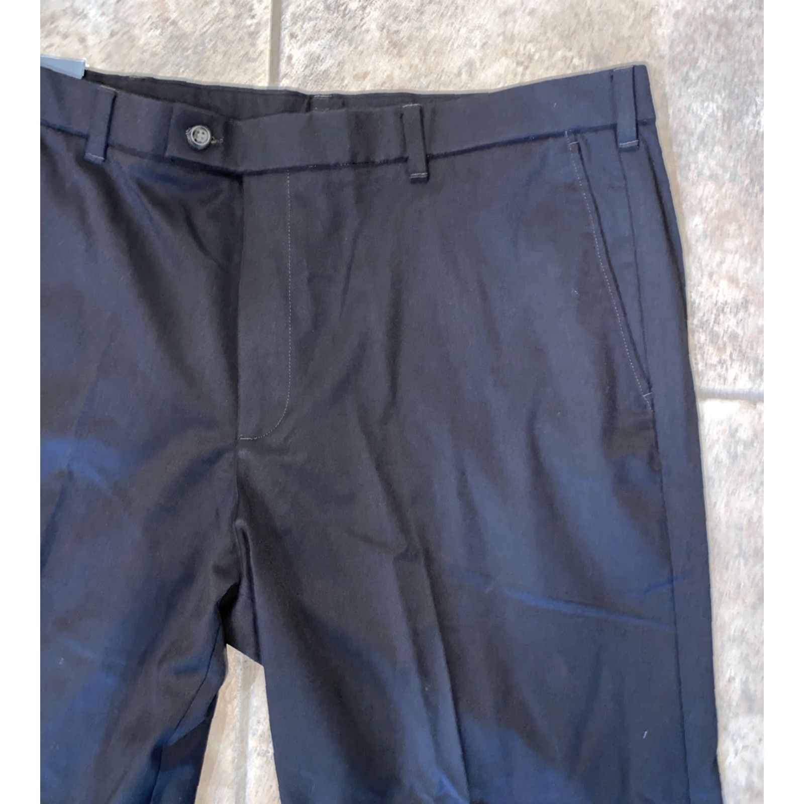 Dockers DOCKERS Innovations Mens Black Pleated Dress Pants Size 40 X 30 NWT Pants Mens Regular 30 Inseam Black Dress Pants Size US 40 / EU 56 - 2 Thumbnail