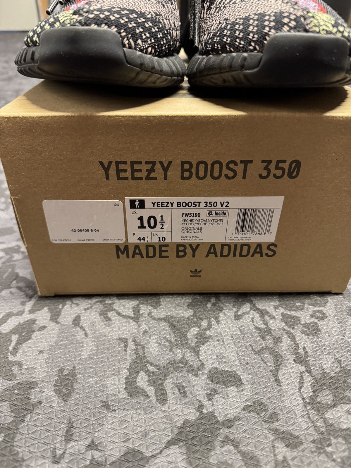Adidas Yeezy 350 Yecheil Size US 10.5 / EU 43-44 - 8 Thumbnail