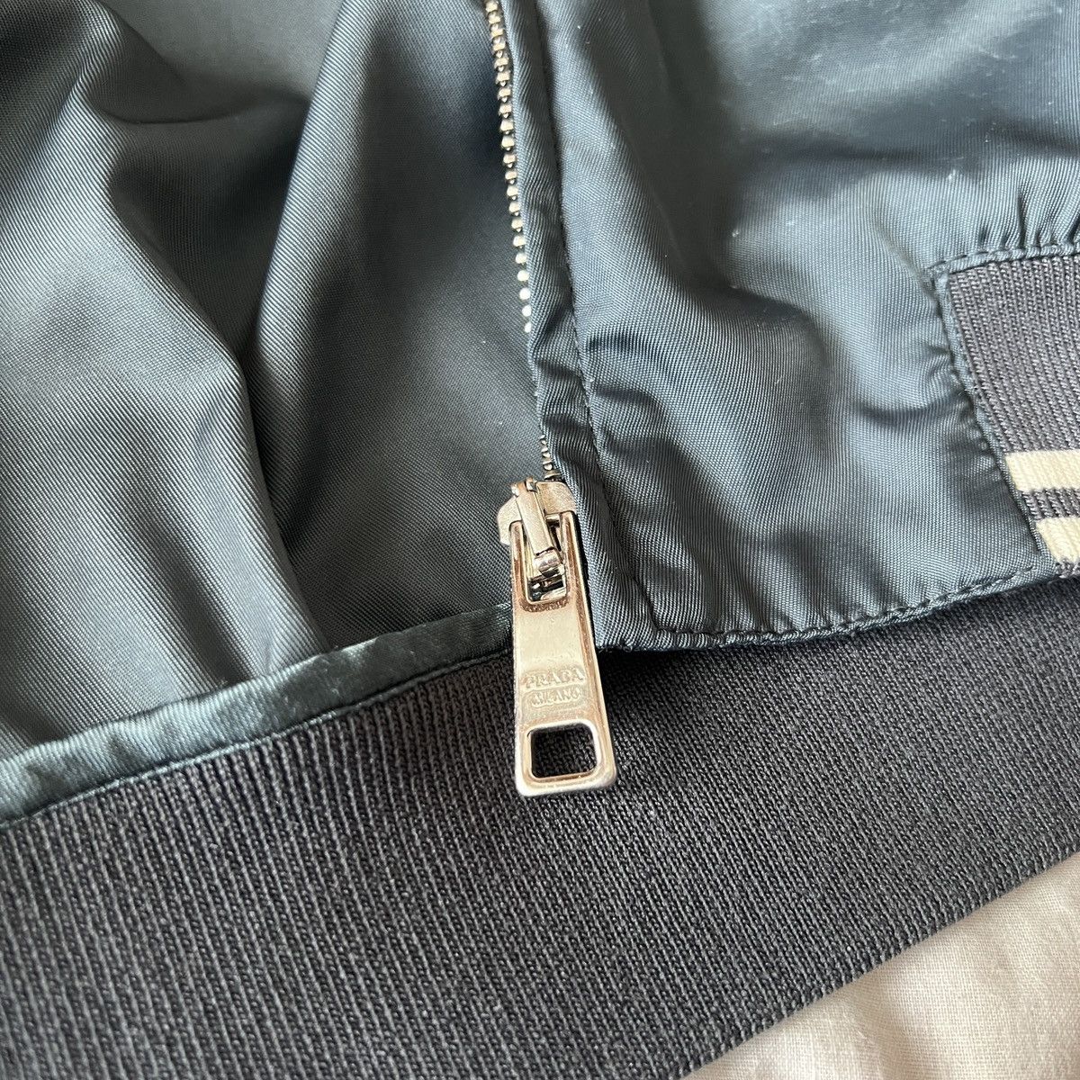 Prada 🔥🔥 Prada Nylon Gabardine Bomber Jacket Size US L / EU 52-54 / 3 - 4 Thumbnail