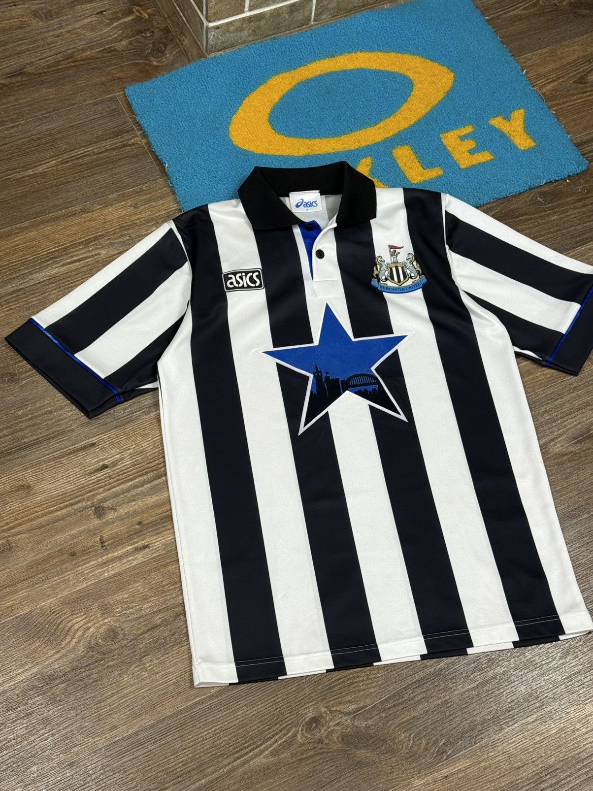 Asics 1993-95 Vintage Asics New Castle Home Football Jersey Shirt Size US M / EU 48-50 / 2 - 3 Thumbnail