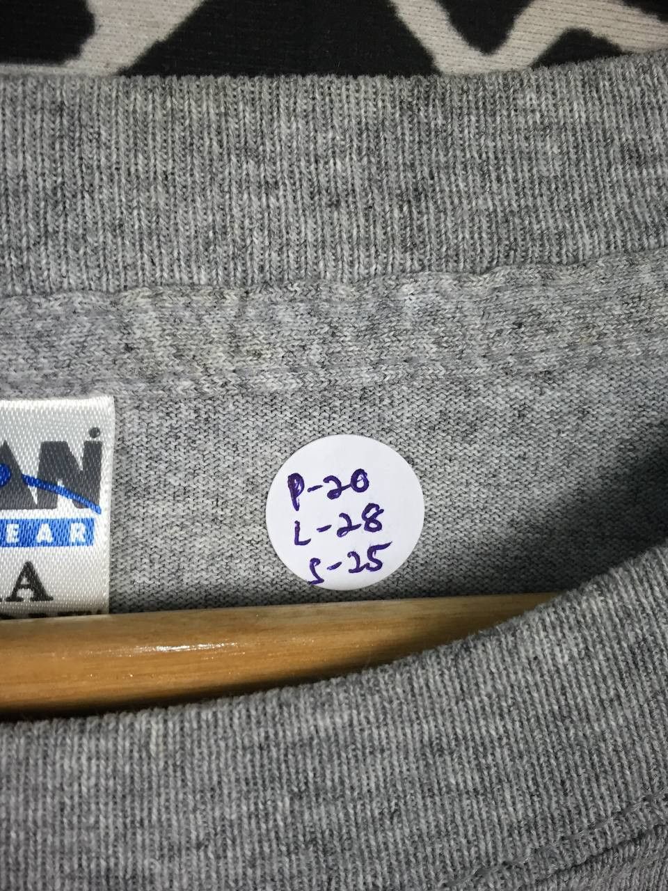 Gildan × Vintage Vtg Y2K The Swamp Restaurant Gainesville Basketball Team Tee Size US M / EU 48-50 / 2 - 11 Thumbnail