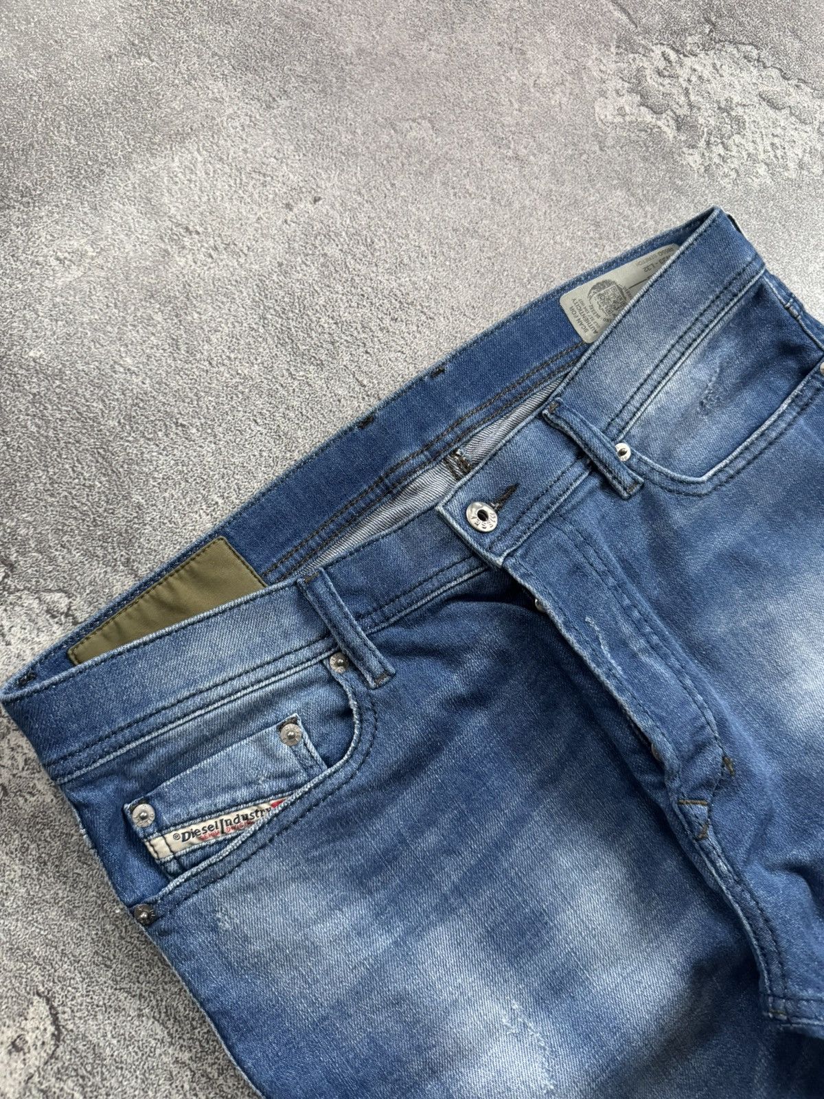 Diesel Diesel 33/32 Tepphar slim carrot denim pants jeans trousers Size US 33 - 10 Thumbnail