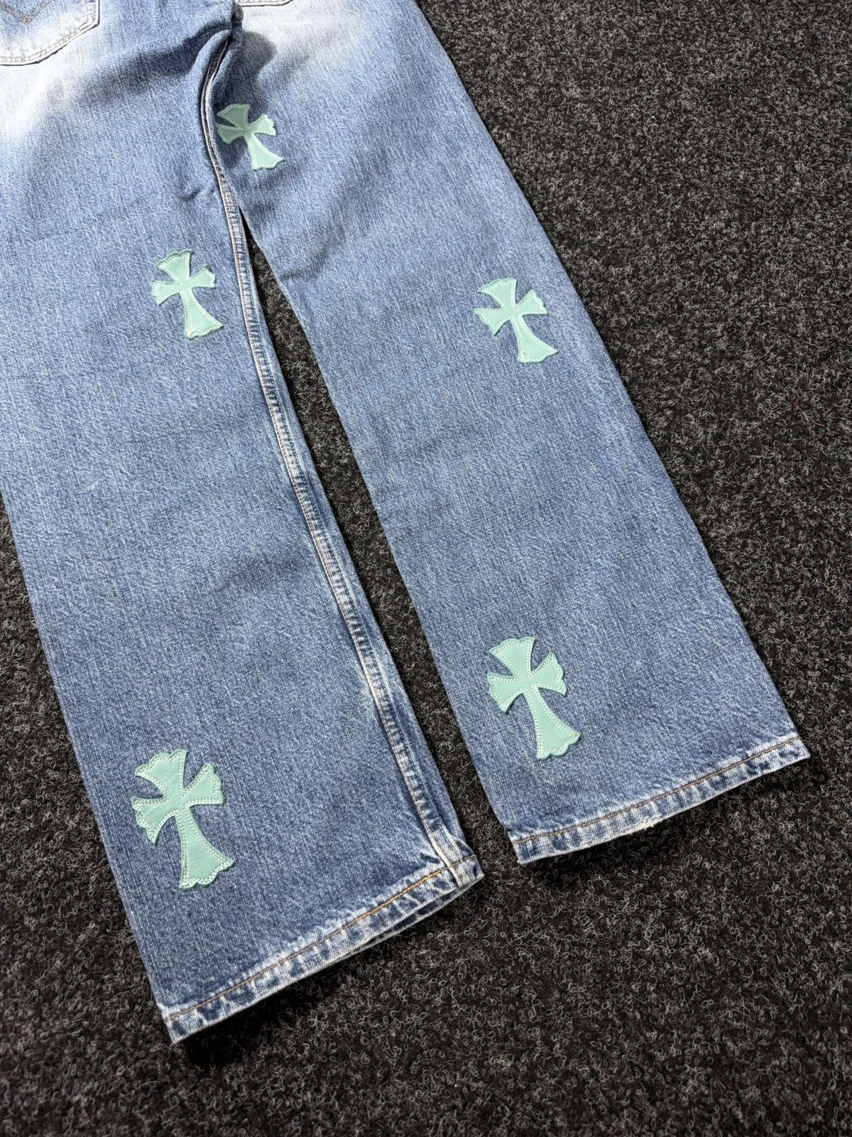 Levi's Vintage💥 90s ‼️Custom Chrome Hearts Style Cross Denim Jeans Size US 32 / EU 48 - 16 Thumbnail