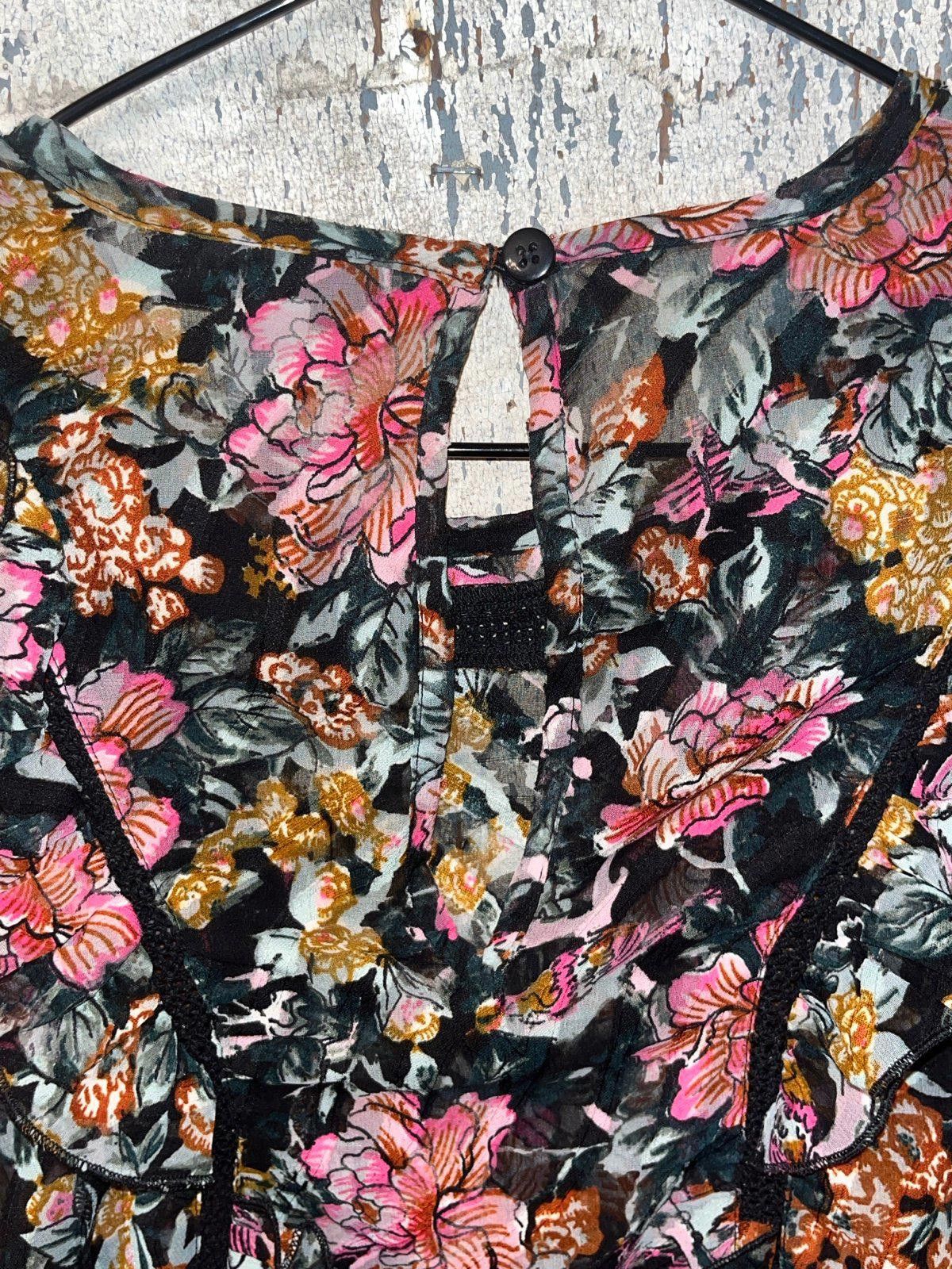 Topshop TopShop Floral blouse, long sleeve, ruffles, size 4 Small Size S / US 4 / IT 40 - 5 Thumbnail