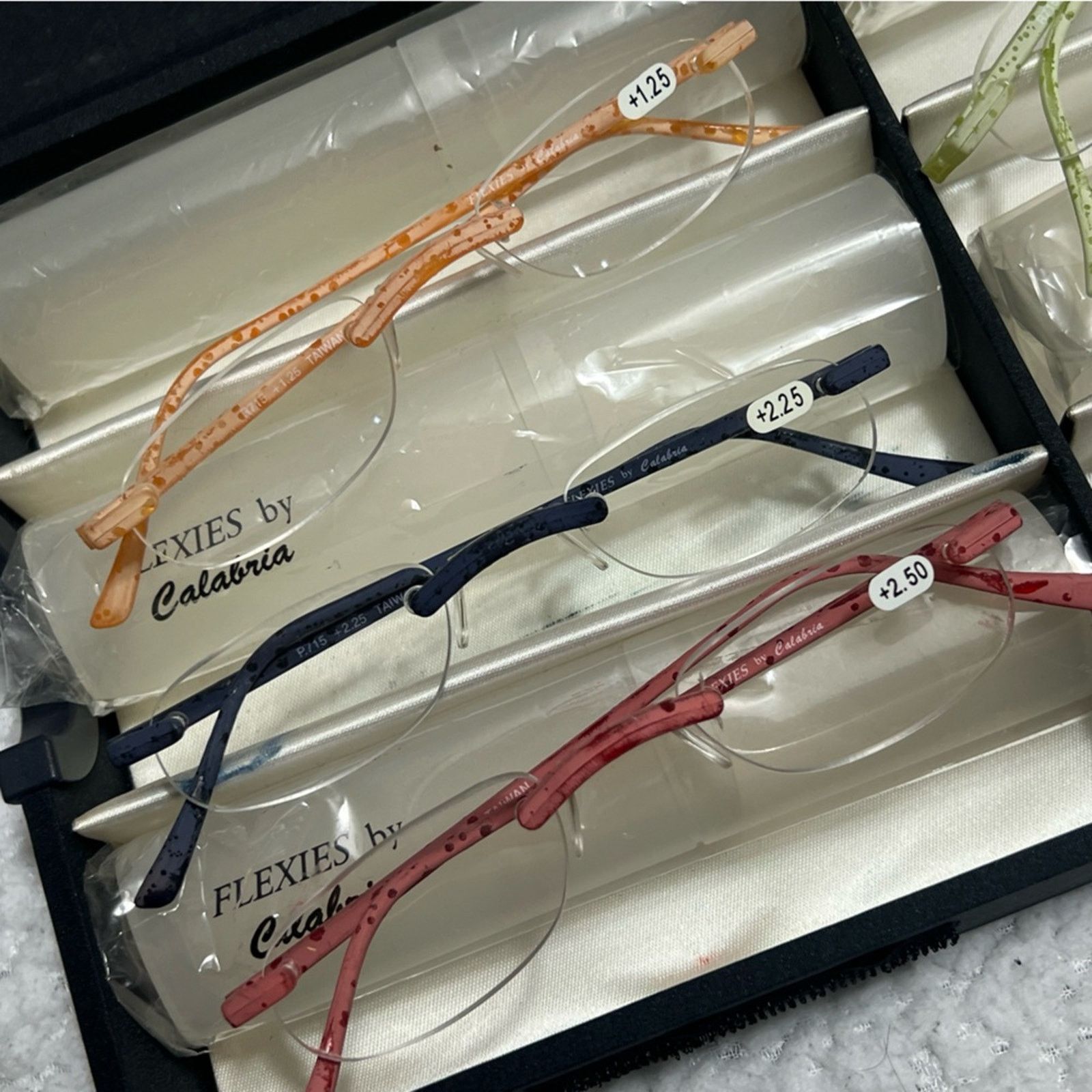 Other Calabria Flexies Oval Rimless Reading Glasses Various 9pack Size ONE SIZE - 3 Thumbnail